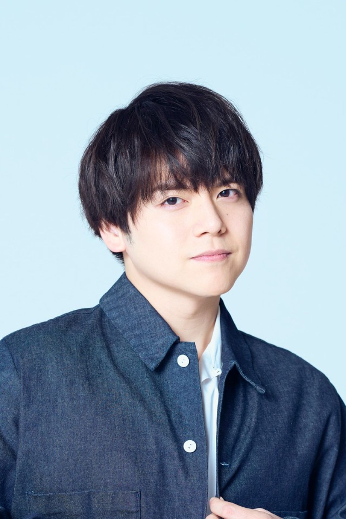 Foto do dublador Yuma Uchida, intérprete de Strauss
