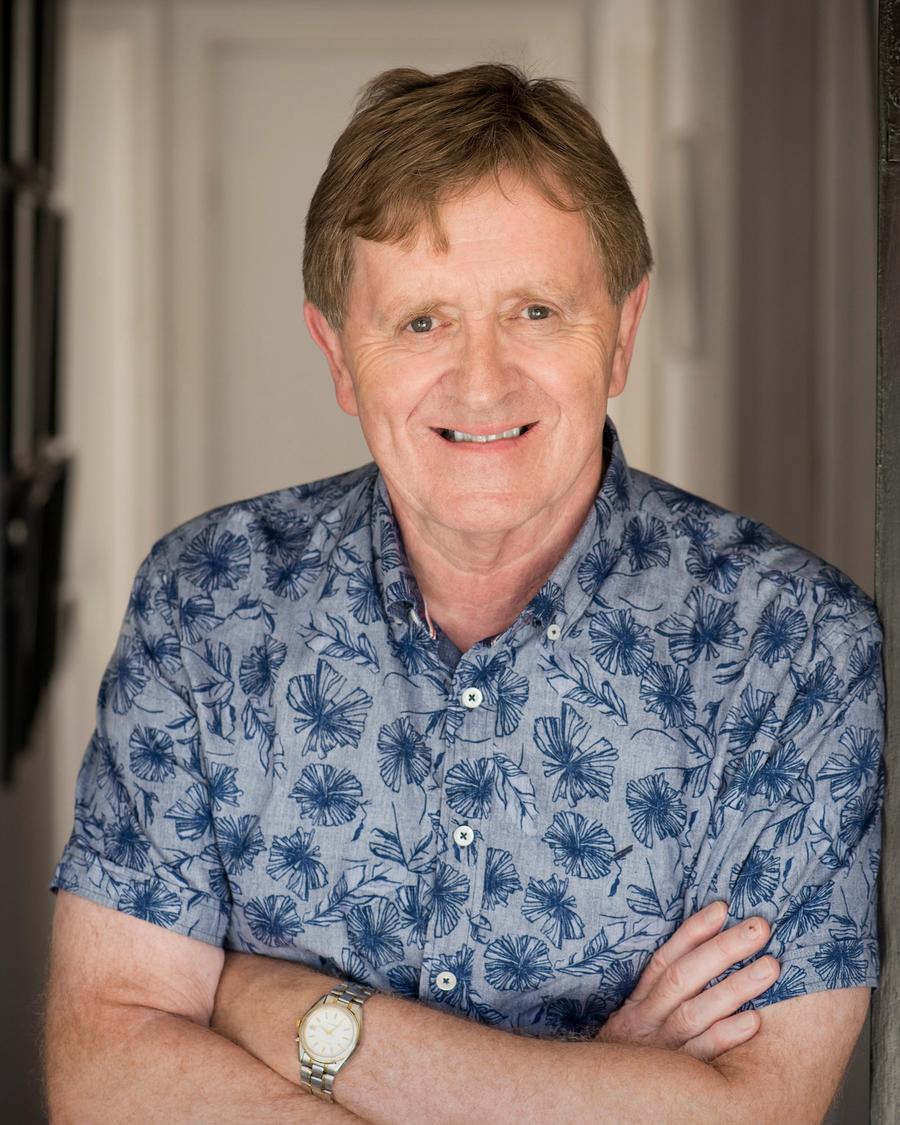 Dr. Sandy Gordon