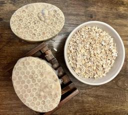 Raw Honey & Oatmeal Scrub Bar — view 2