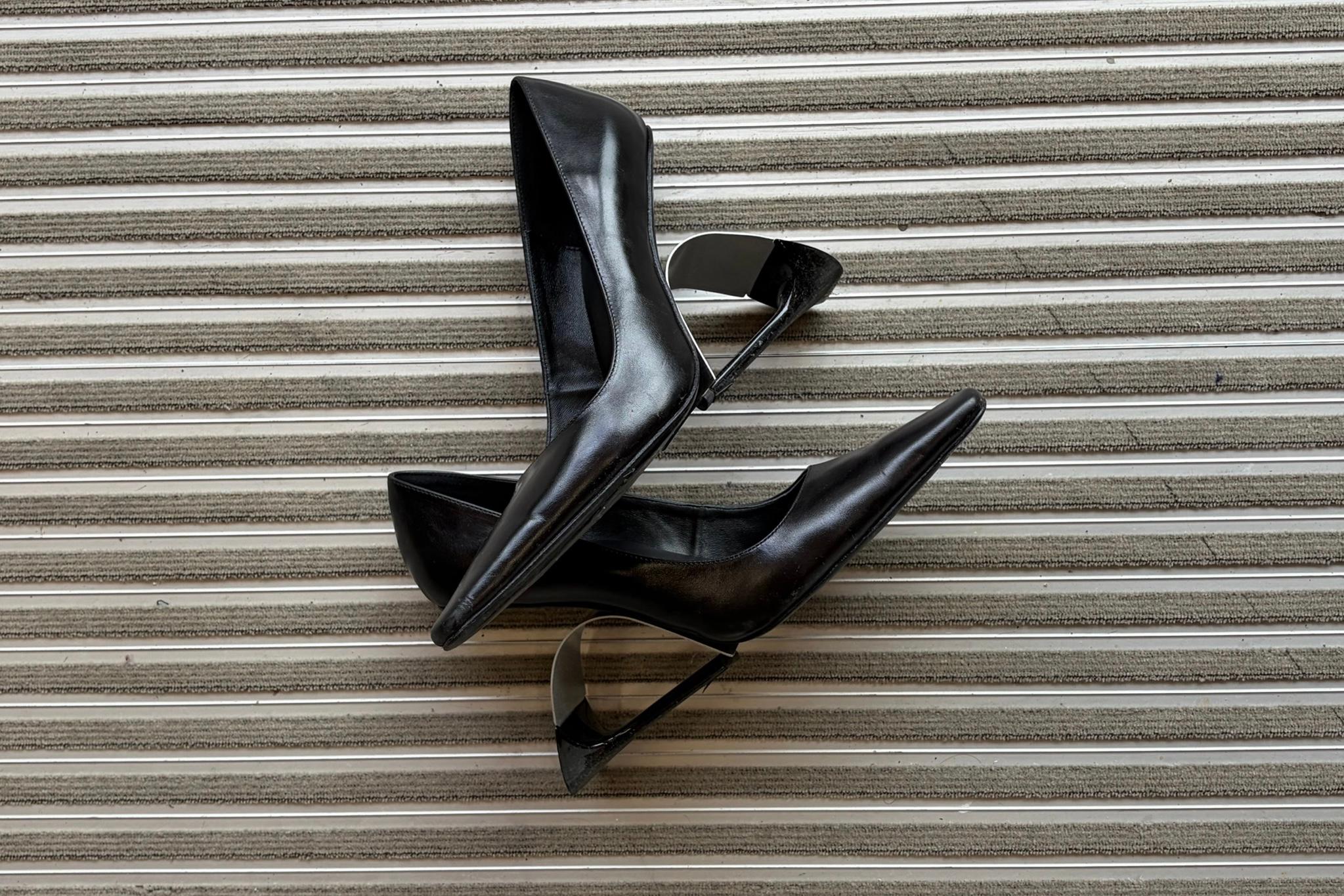 'Broken' Heels