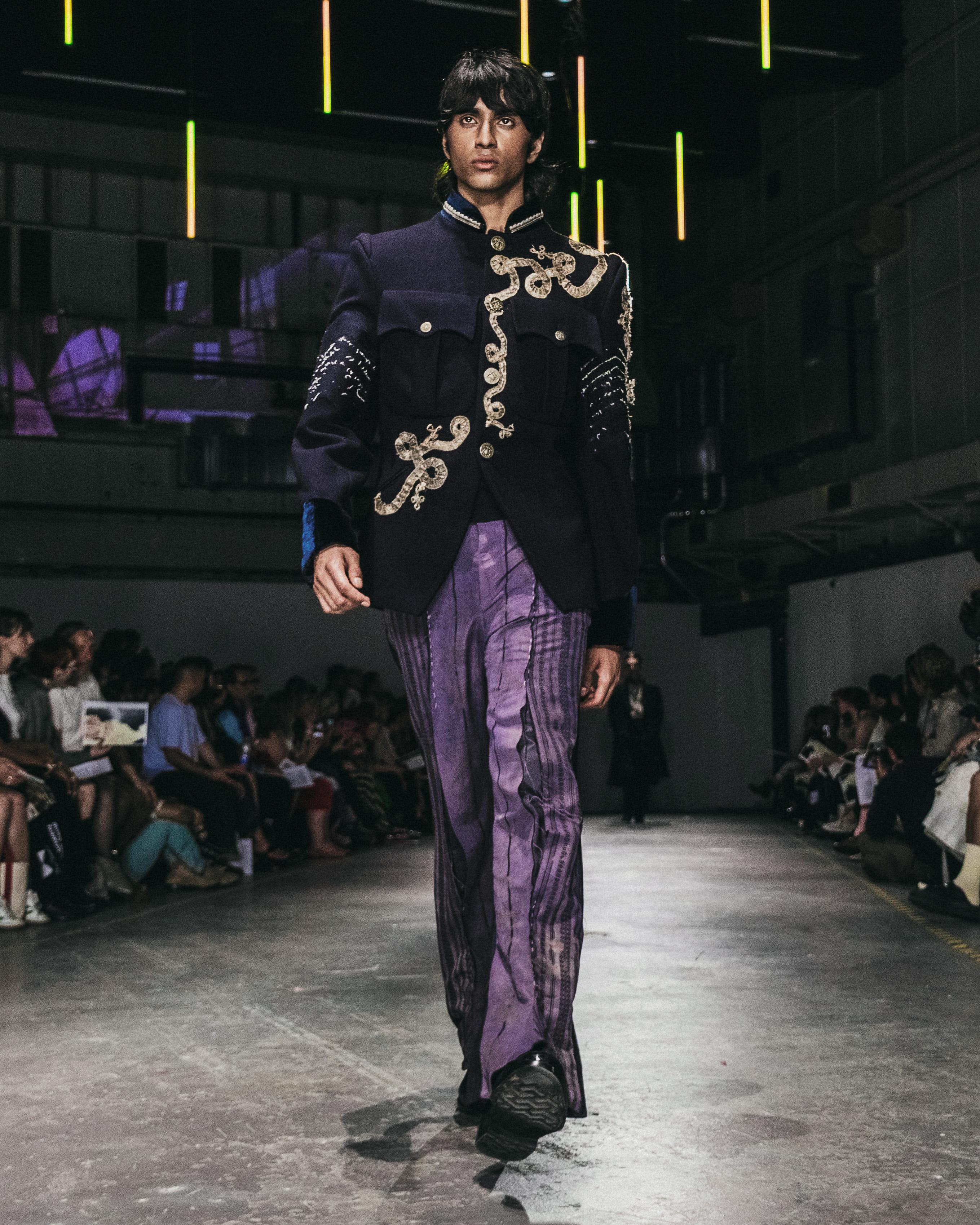 LOOK 5 of the Press show Finale