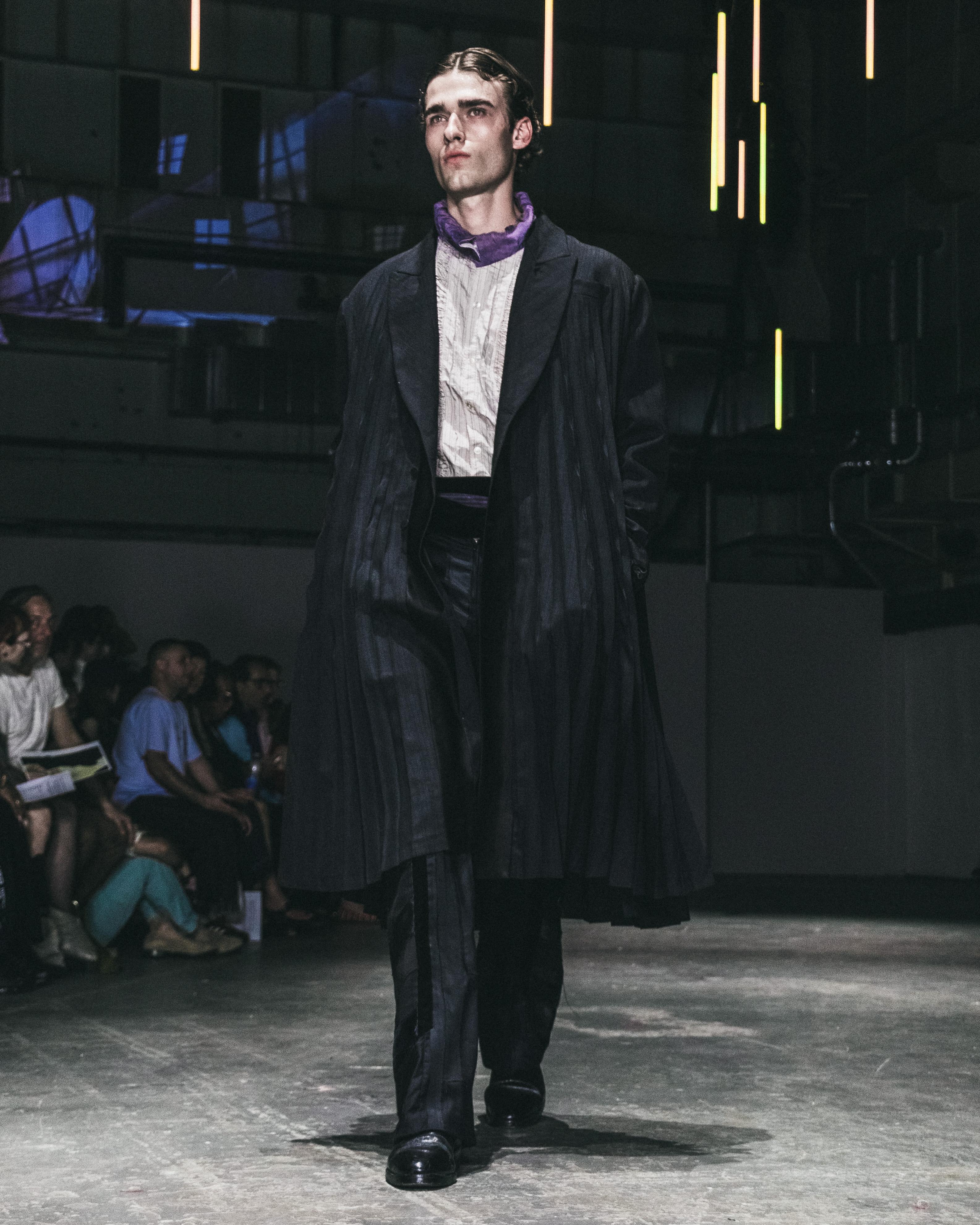 LOOK 6 of the Press show Finale