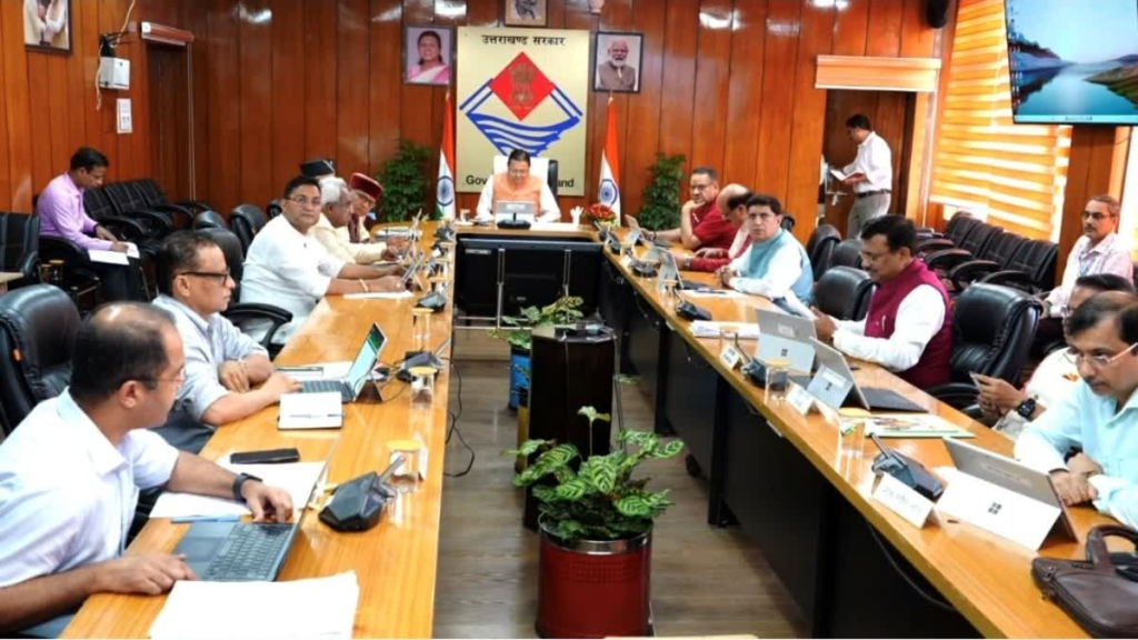 धामी सरकार का बड़ा तोहफा: उपनल कर्मियों को मिलेगा समान वेतन और DA, अग्निवीरों के लिए बनेगा अलग सेल; कैबिनेट में 17 प्रस्ताव मंजूर