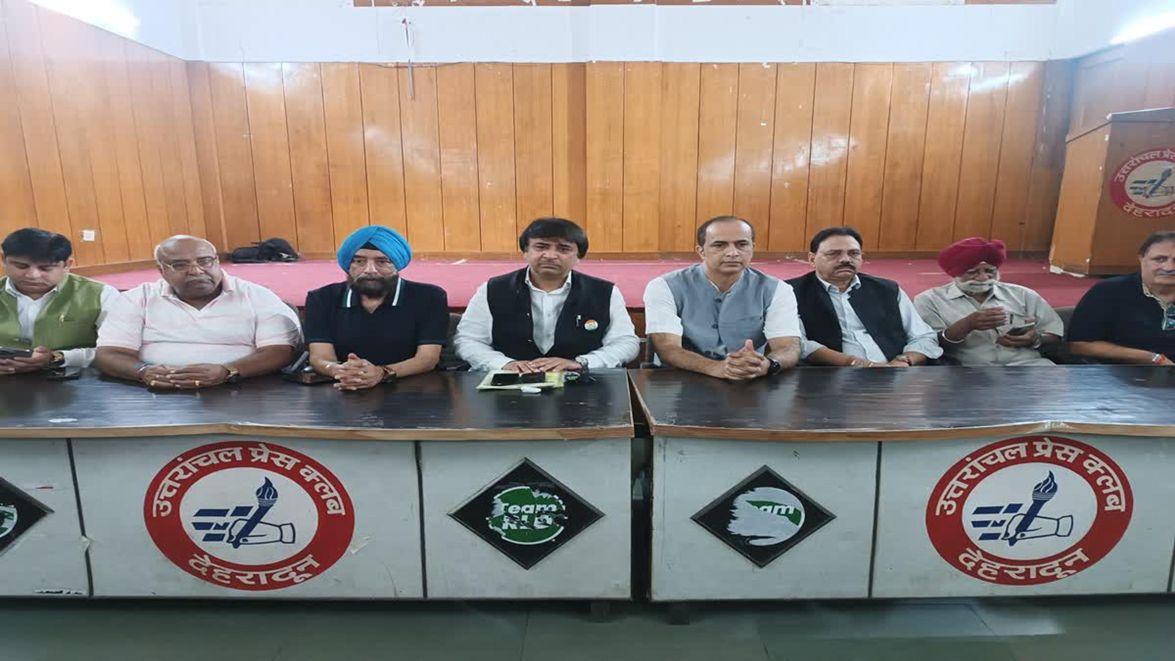 विवादित बयान पर घिरे हरक सिंह रावत: भाजपा नेता ने दी कैंट सीट से चुनाव लड़ने की खुली चुनौती, पंजाबी समाज में भारी आक्रोश