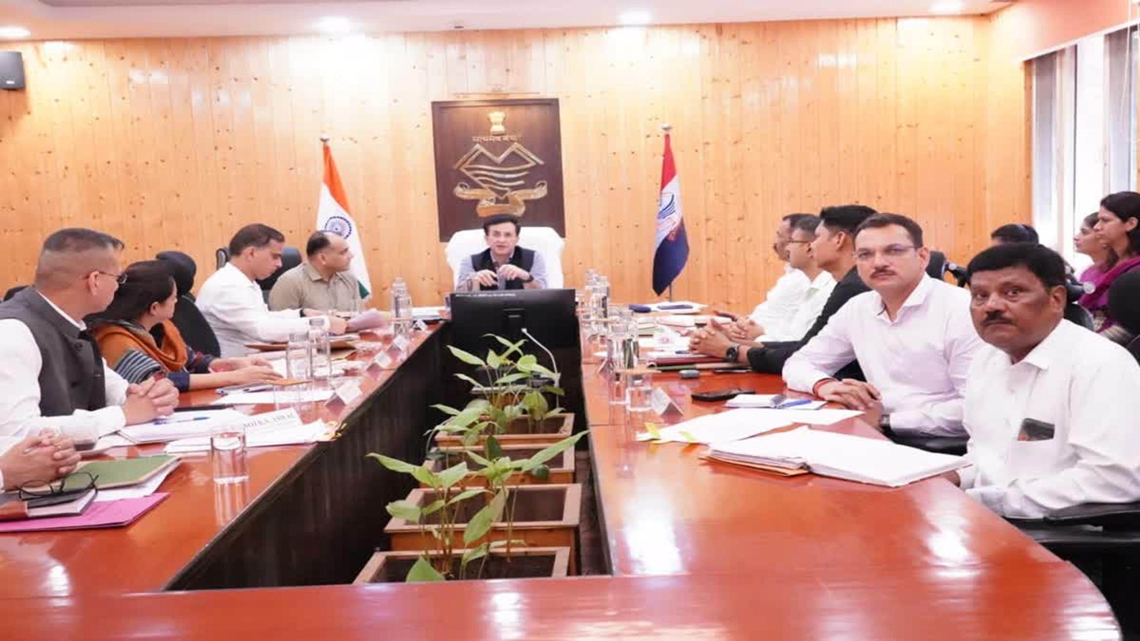 सोशल मीडिया पर 24 घंटे पुलिस की नजर, भड़काऊ पोस्ट और डीपफेक पर होगा तत्काल एक्शन; DGP बैठक में लिए गए कई बड़े फैसले