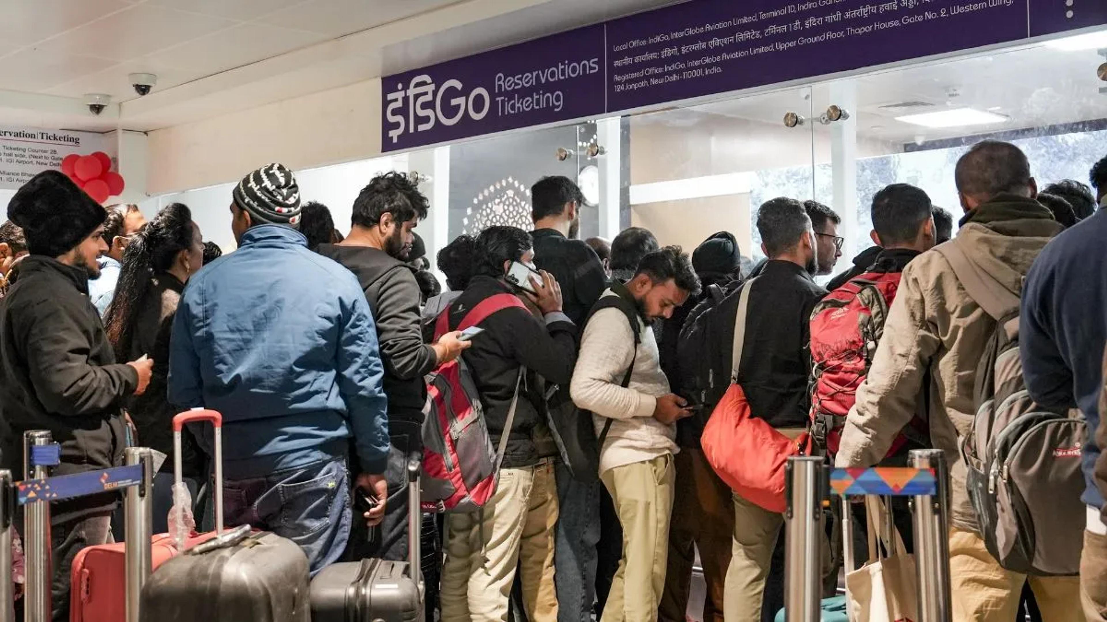 IndiGo की शानदार वापसी: ₹610 करोड़ रिफंड, 3000 बैग्स की घर वापसी और सामान्य होती उड़ानें