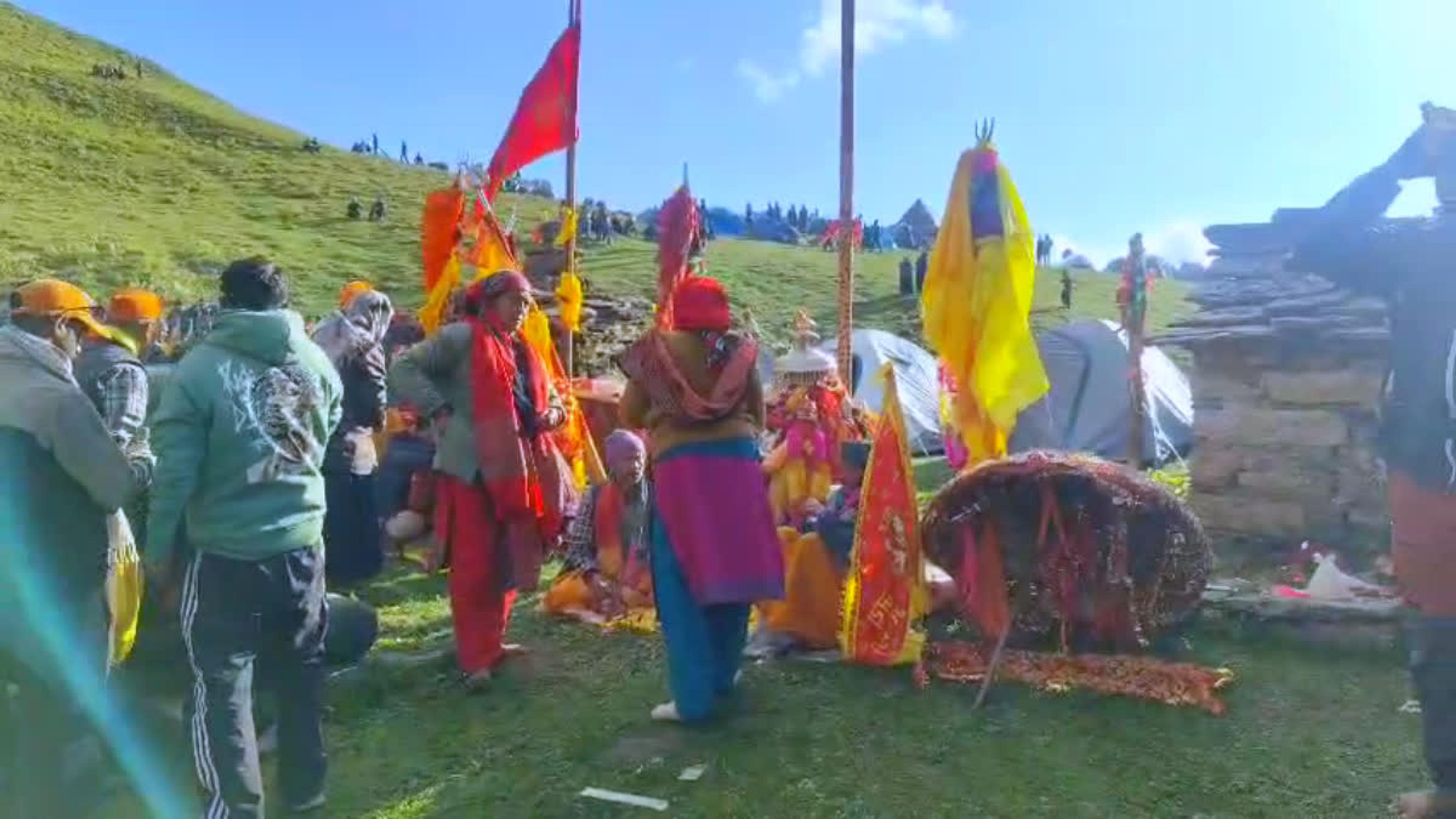 नंदा देवी बड़ी जात: रूपकुंड की ओर बढ़ीं देव डोलियां, वेदनी कुंड से वापस लौटी बधाण की डोली
