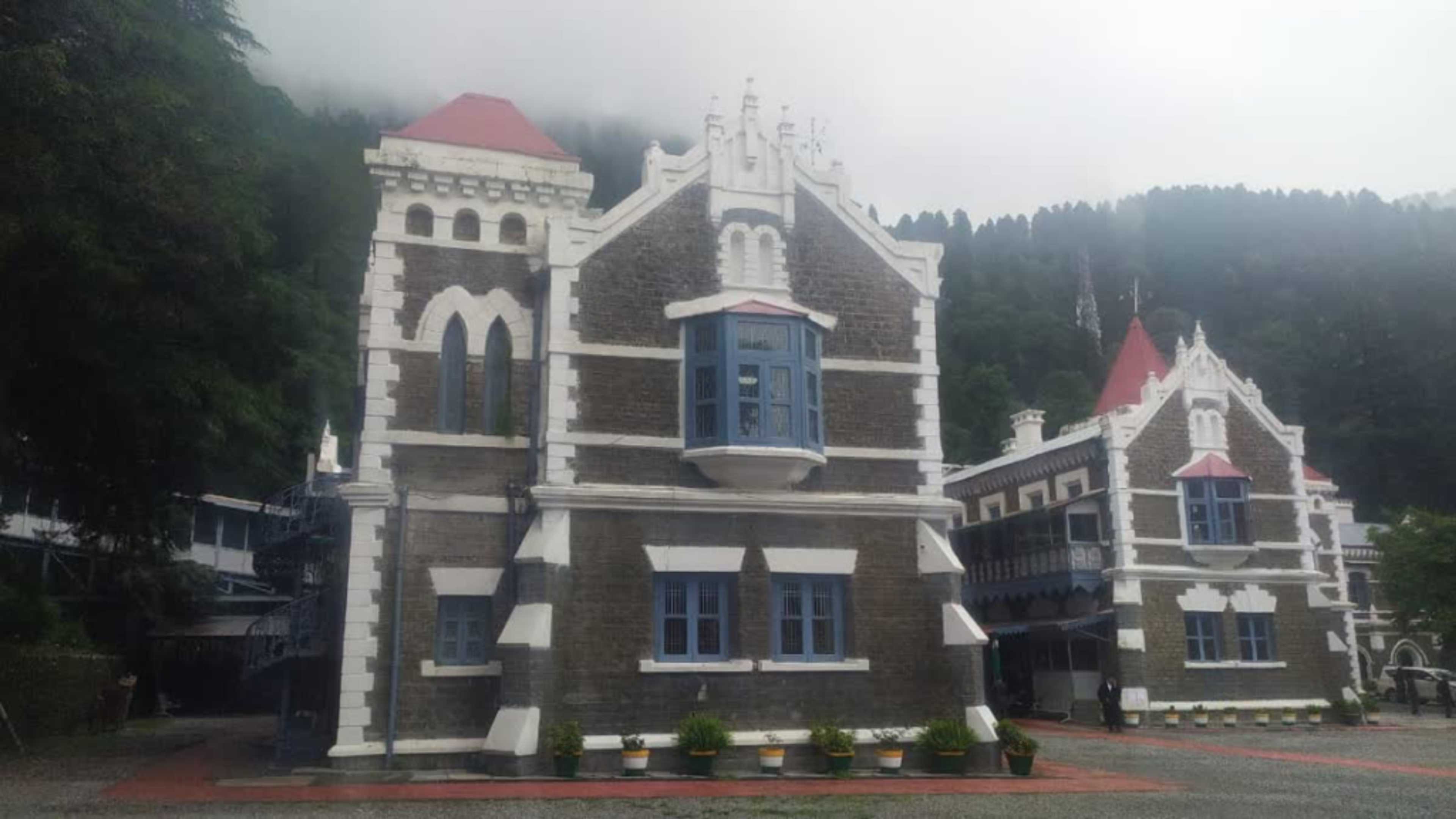 ‘बजट नहीं है तो बंद कर दें योजना…’ नंदा गौरा योजना पर हाईकोर्ट की सरकार को कड़ी फटकार