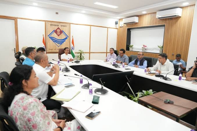 CM घोषणाओं पर बड़ा फैसला: अब हर 15 दिन में सचिव स्तर पर होगी समीक्षा; चंपावत में गोल्ज्यू कॉरिडोर और कॉर्बेट ट्रेल प्रोजेक्ट को मिली रफ्तार