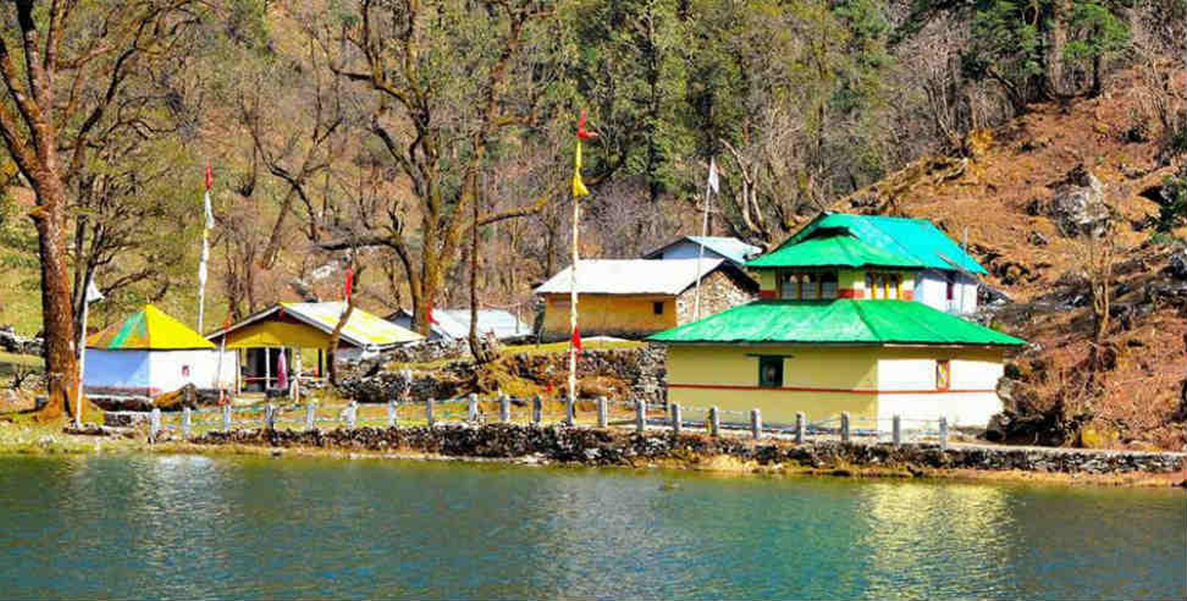 'डोडीराजा' की जन्मभूमि डोडीताल में गणेश जन्मोत्सव की भव्य शुरुआत, ढोल-दमाऊं की थाप और रासो-तांदी नृत्य के साथ निकली भव्य शोभायात्रा