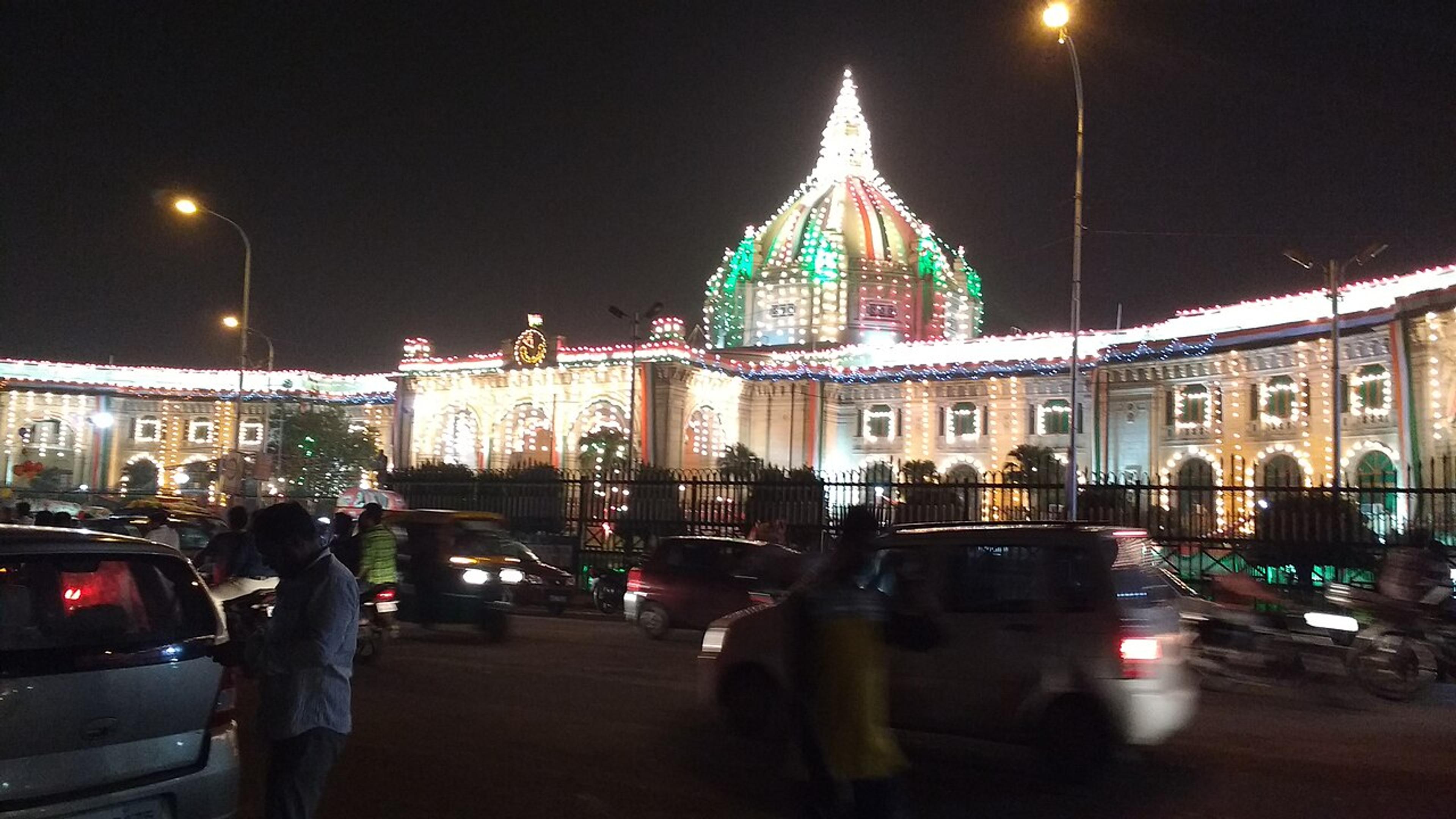 उत्तर प्रदेश में 912 युवाओं को मिले नियुक्ति पत्र, छह महीने में एक लाख भर्तियों का लक्ष्य