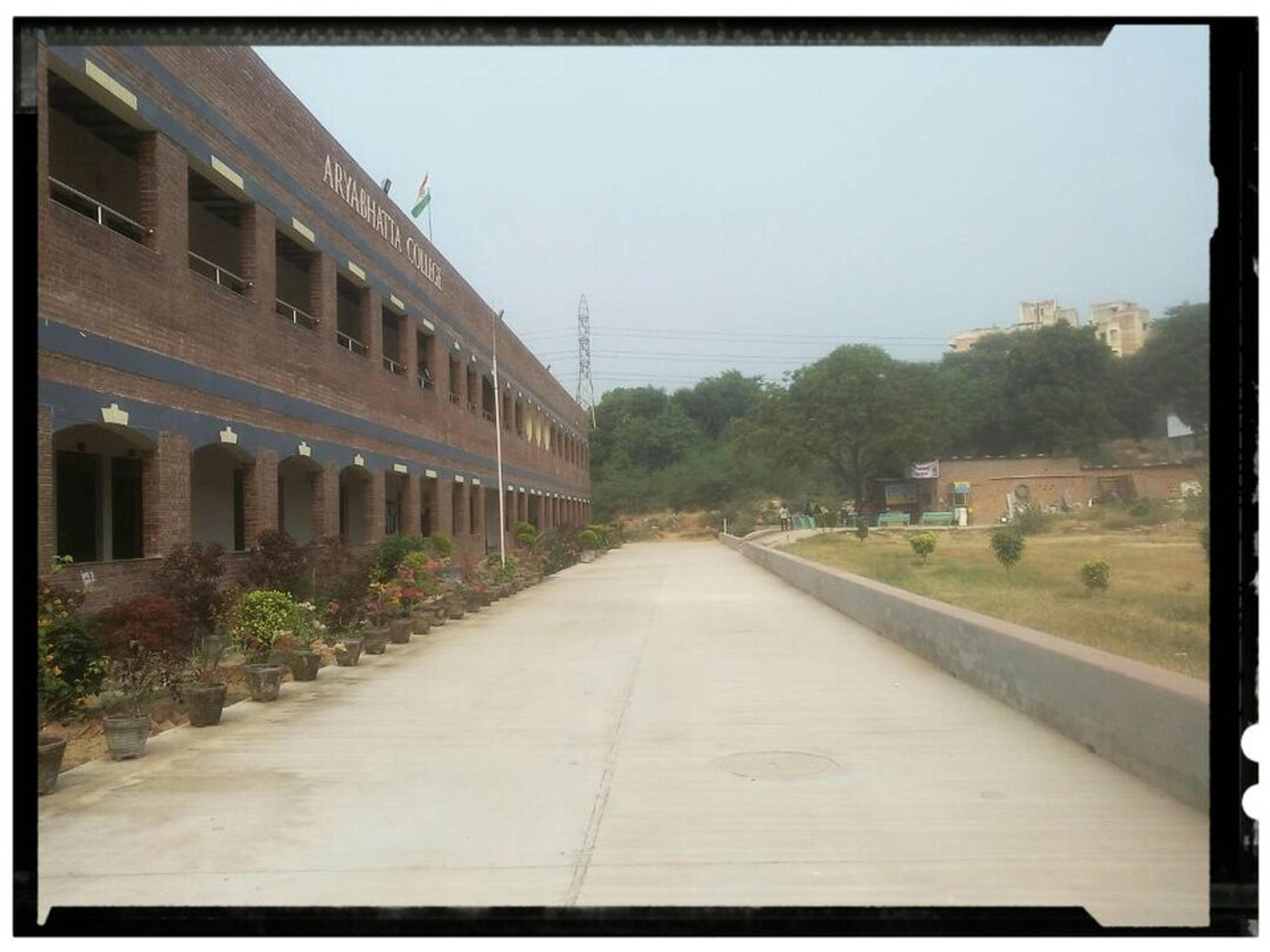 नंगे पांव प्रचार करने वाले दीपांशु शौकीन बने डूसू उपाध्यक्ष, निर्दलीय उम्मीदवार ने रचा इतिहास