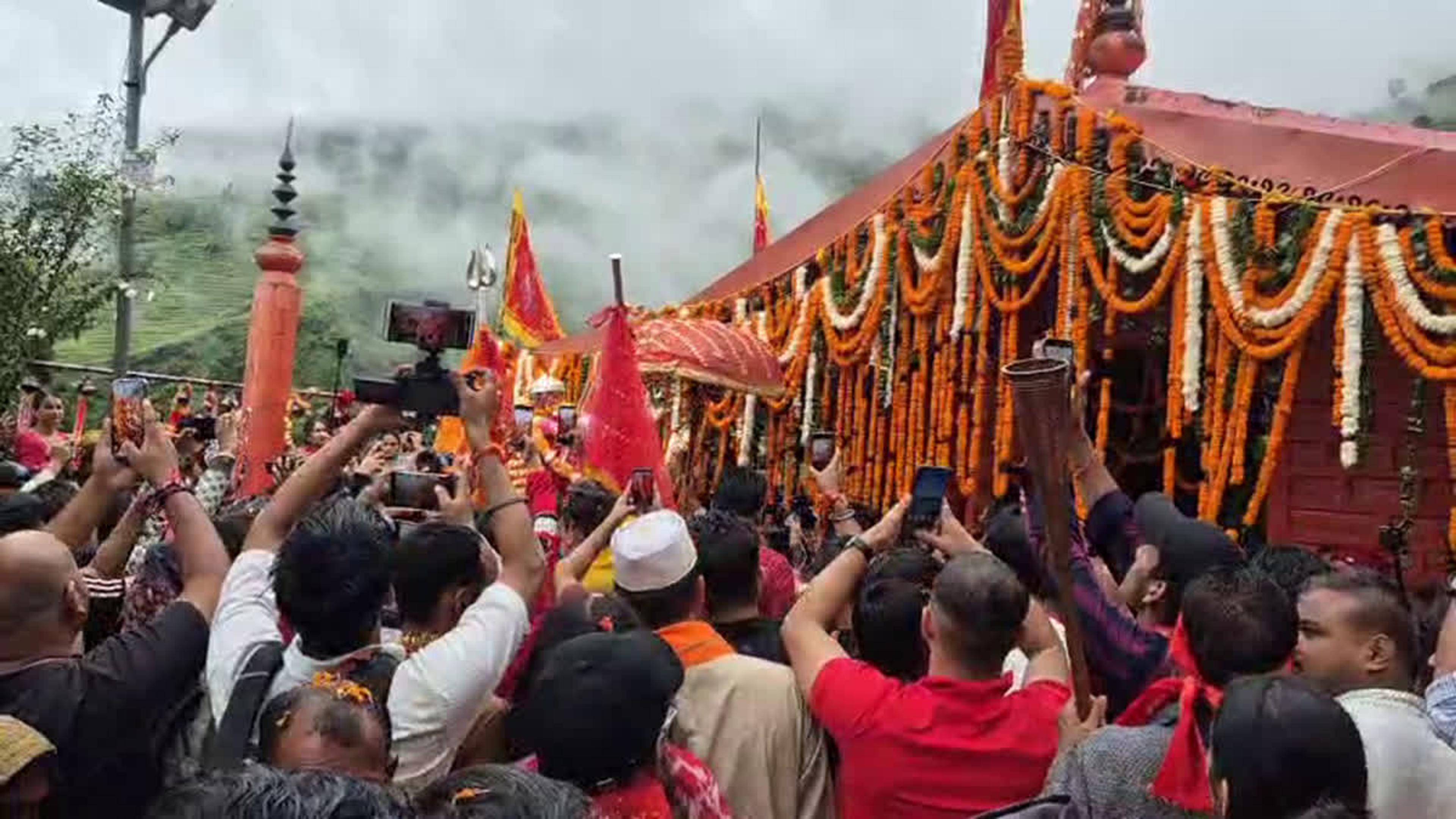 हिमालयी महाकुंभ: चमोली के कुरुड़ से कैलाश धाम के लिए रवाना हुई मां नंदा की 'बड़ी जात' यात्रा; 30 सितंबर को होमकुंड में होगा समापन