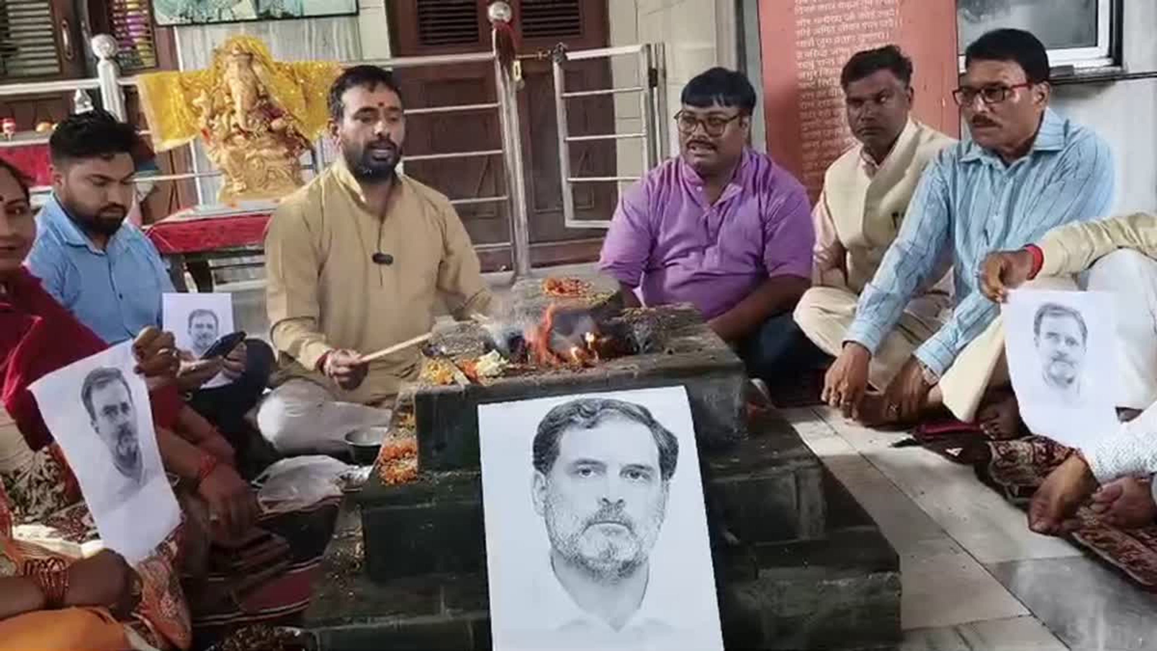 राहुल गांधी की 'बुद्धि शुद्धि' के लिए भाजपा ने किया हवन-यज्ञ, सकारात्मक राजनीति करने की दी सलाह