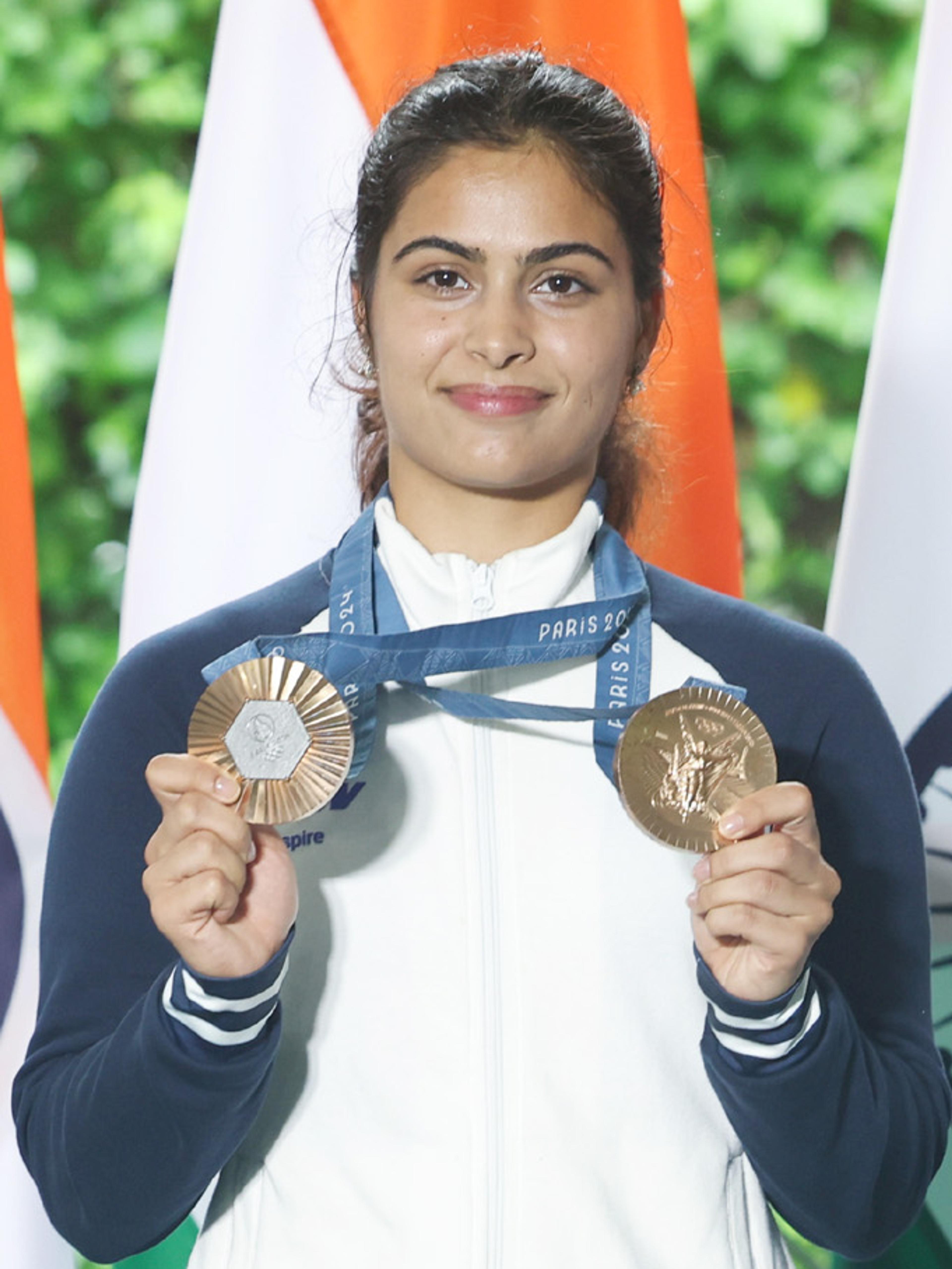 एशियाई खेलों में मनु भाकर और तजिंदरपाल सिंह तूर होंगे भारत के ध्वजवाहक