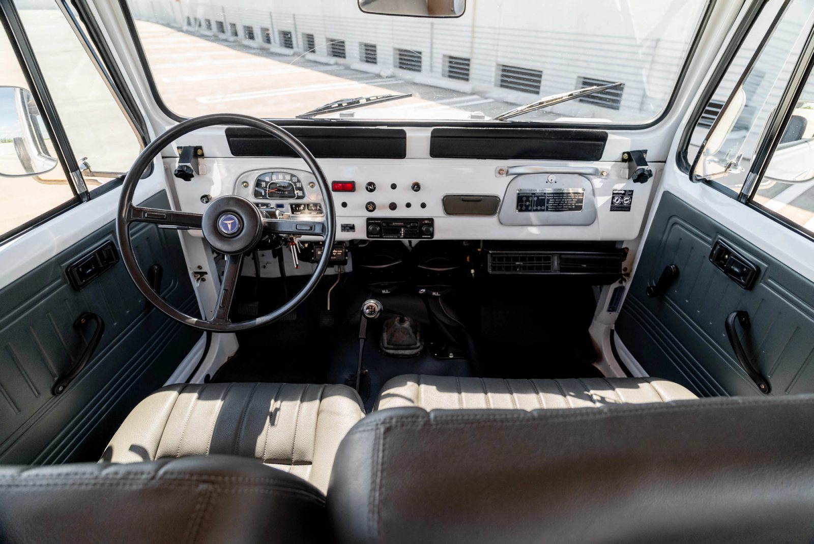 1979 Toyota FJ40 Interior 103