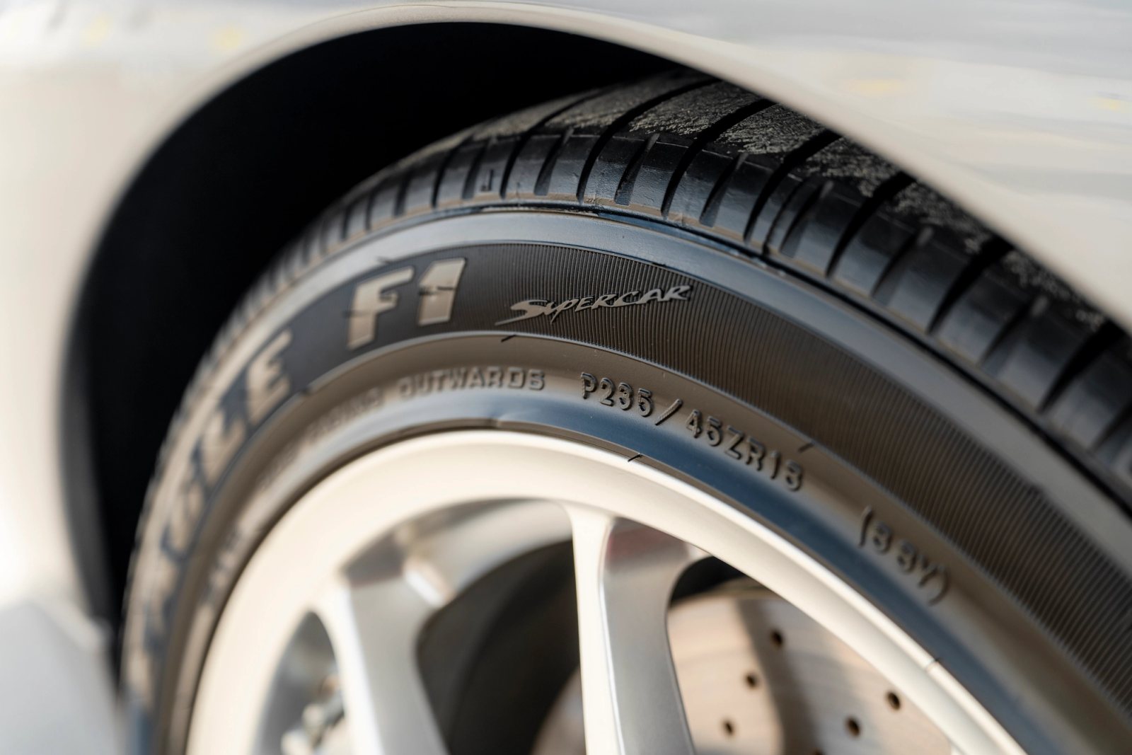 2006 Ford GT Exterior 83