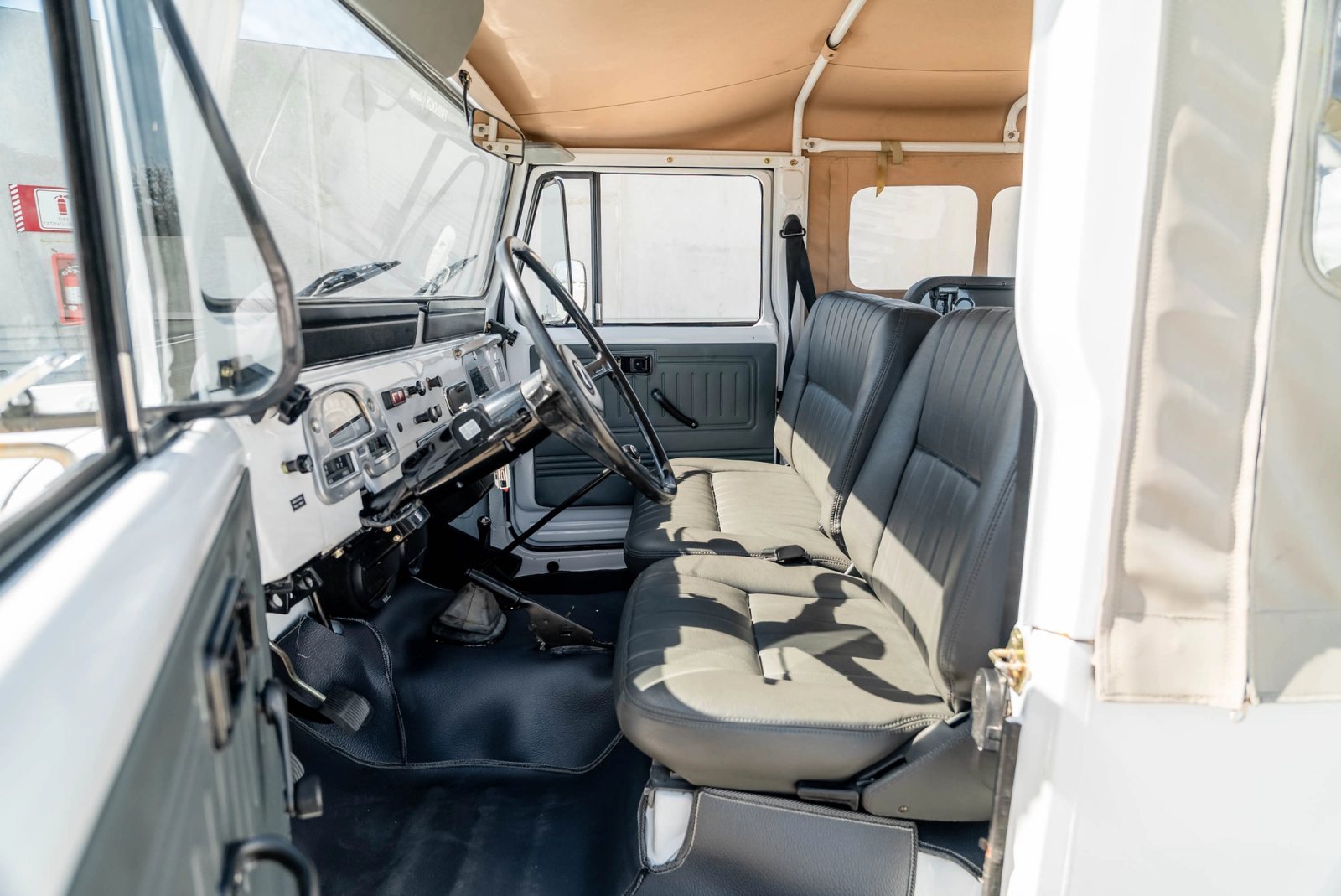 1979 Toyota FJ40 Interior 89