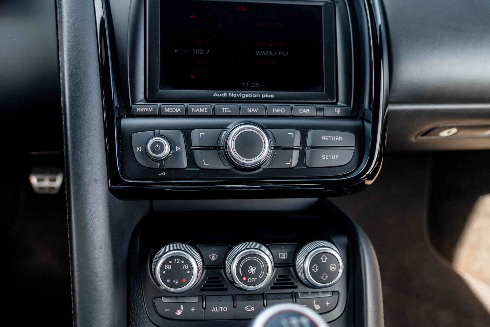 2012 Audi R8 V10 Interior 76