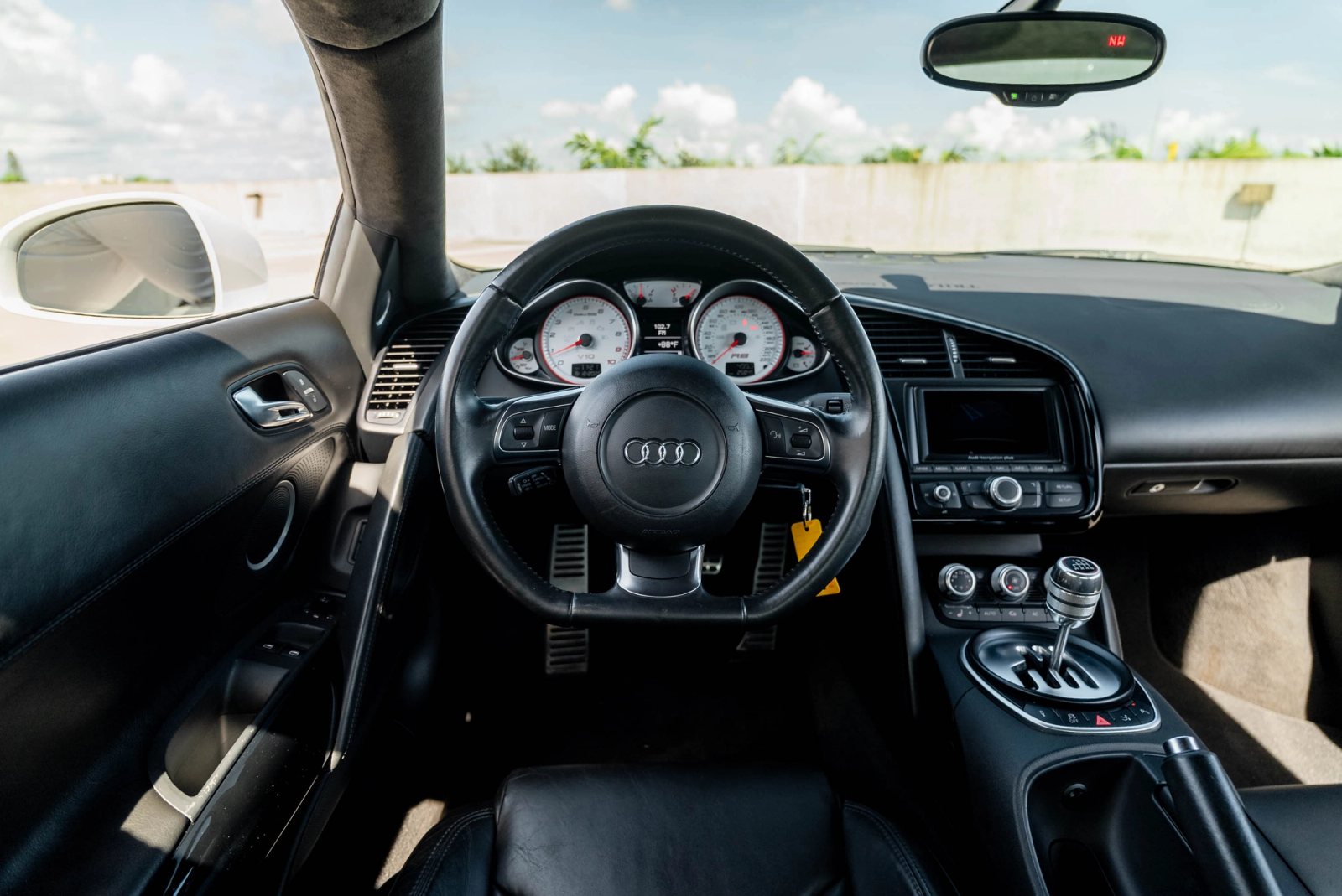 2012 Audi R8 V10 Interior 49