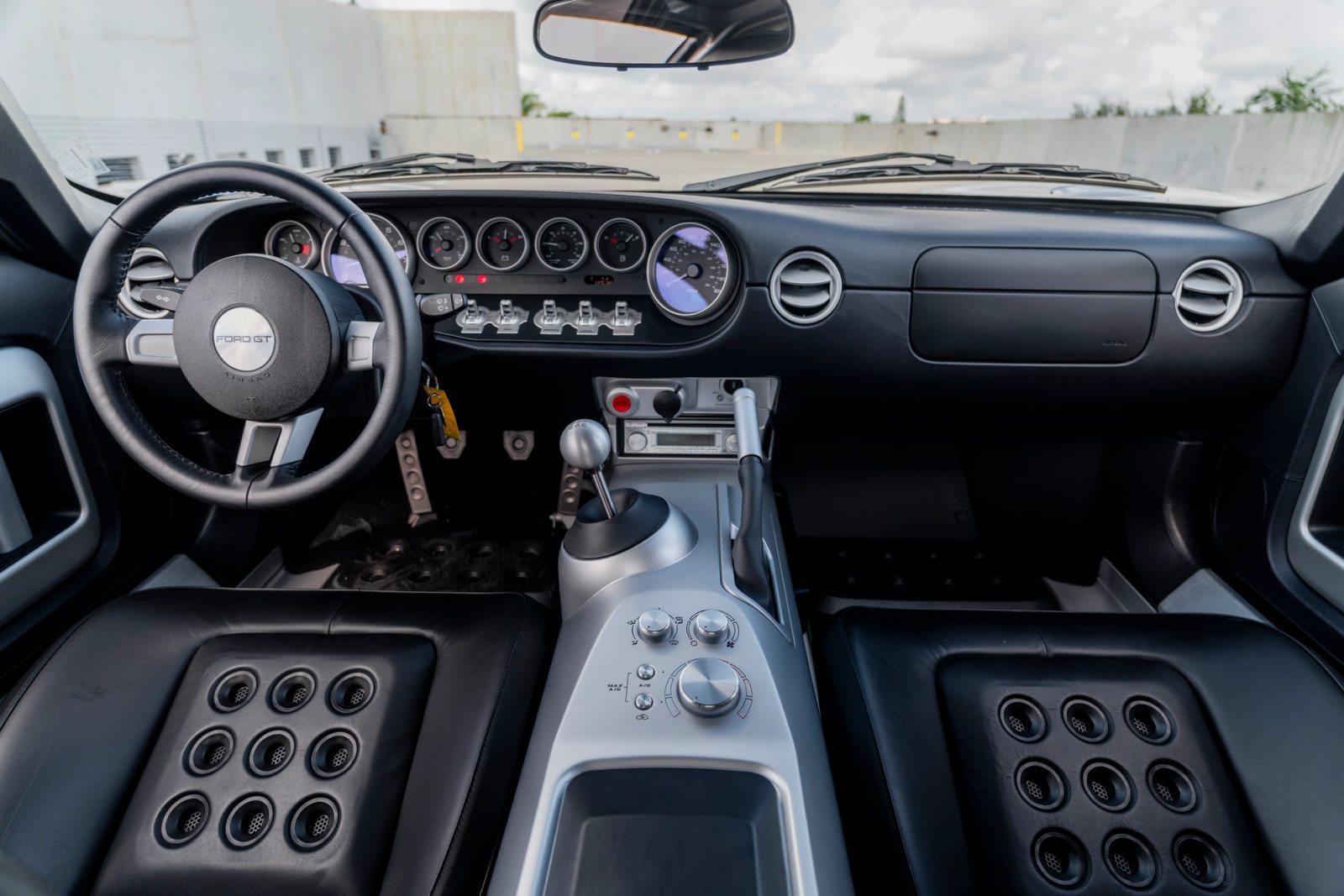 2006 Ford GT Interior 122