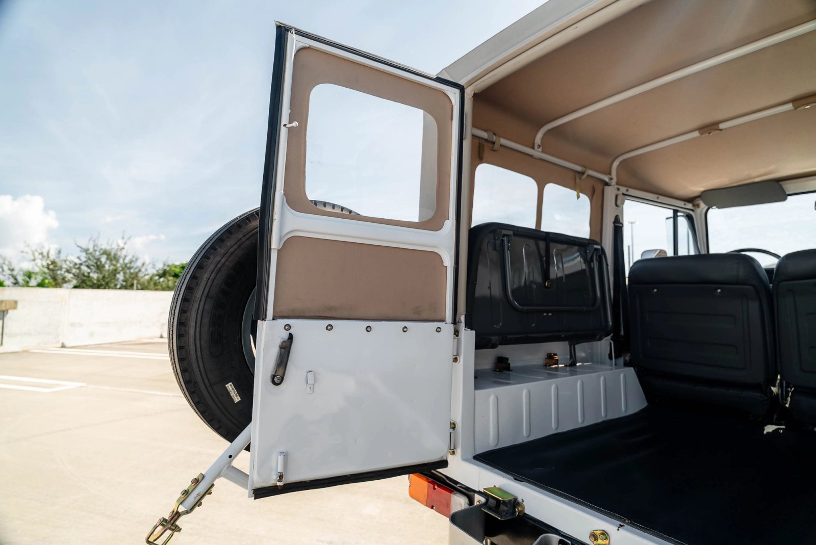 1979 Toyota FJ40 Interior 94