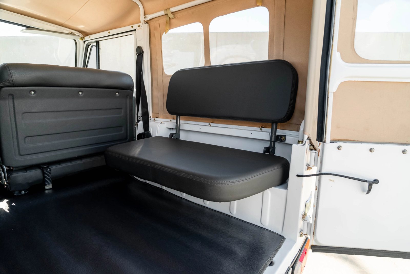 1979 Toyota FJ40 Interior 100