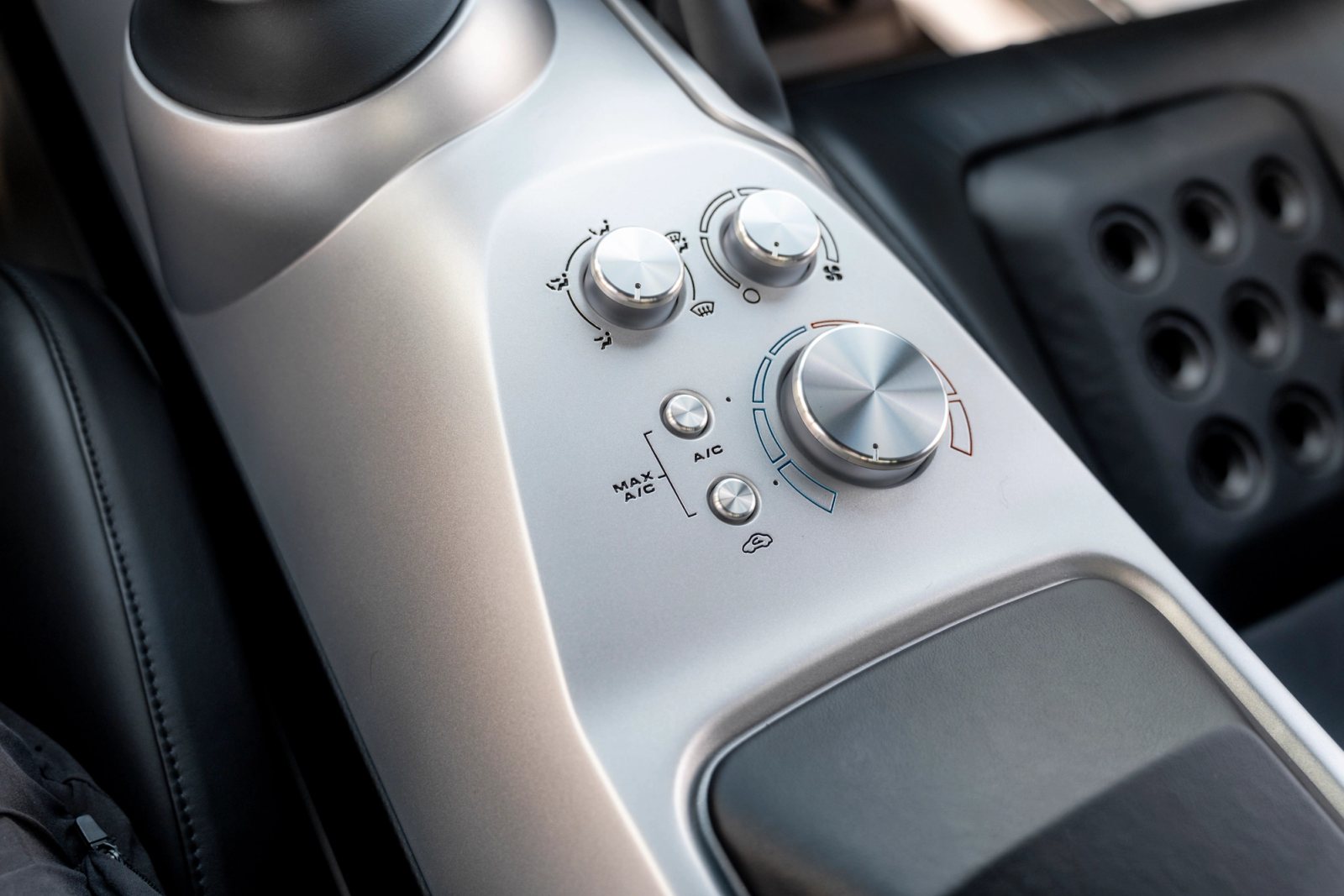 2006 Ford GT Interior 111