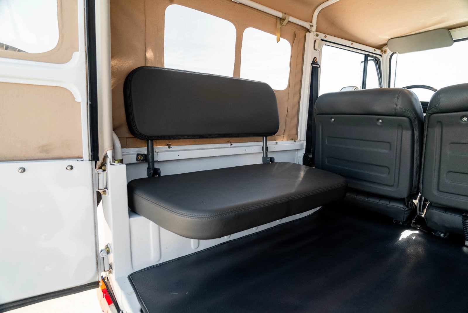 1979 Toyota FJ40 Interior 98