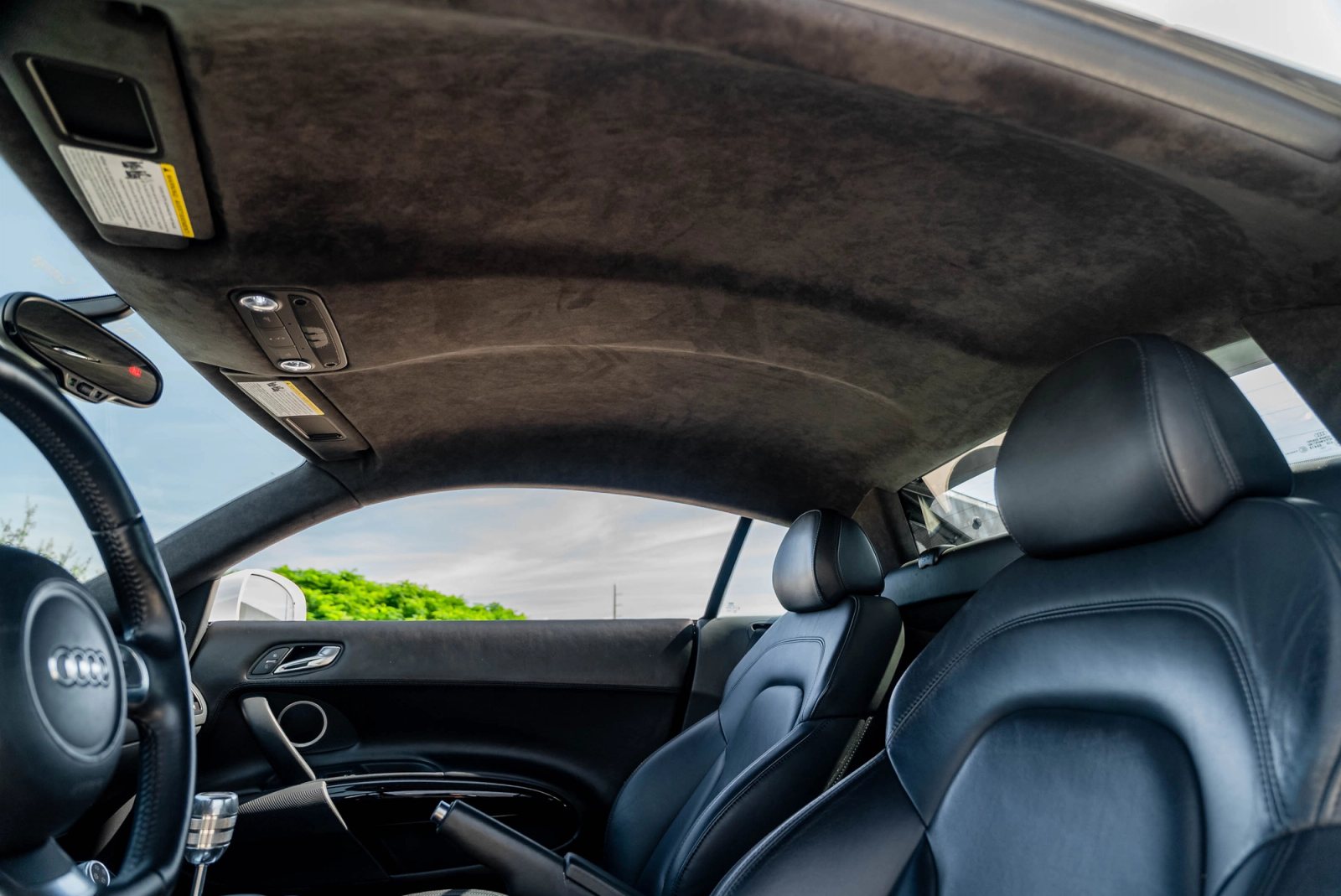 2012 Audi R8 V10 Interior 44