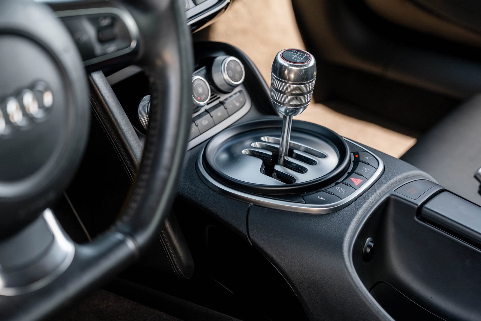 2012 Audi R8 V10 Interior 47