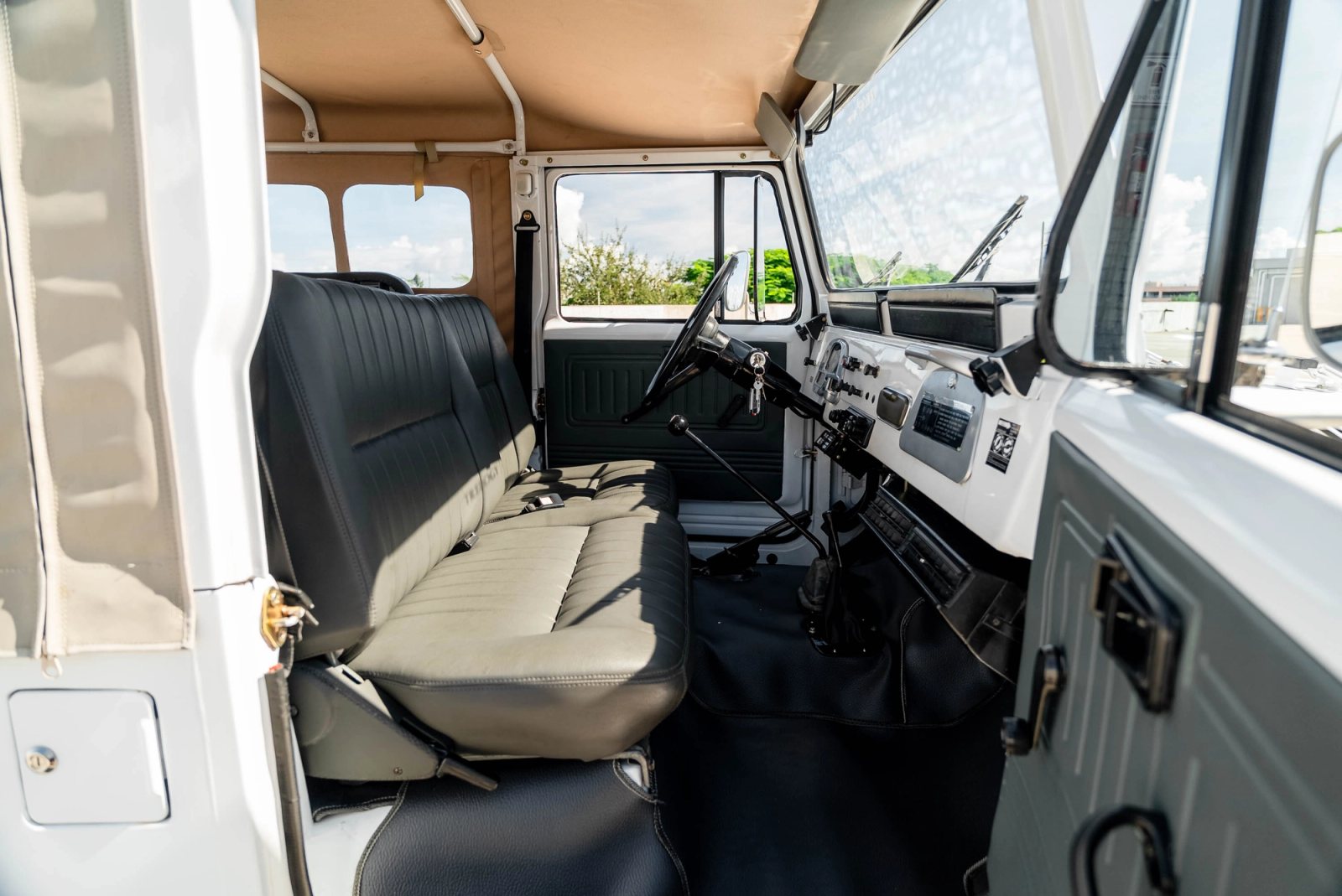 1979 Toyota FJ40 Interior 113