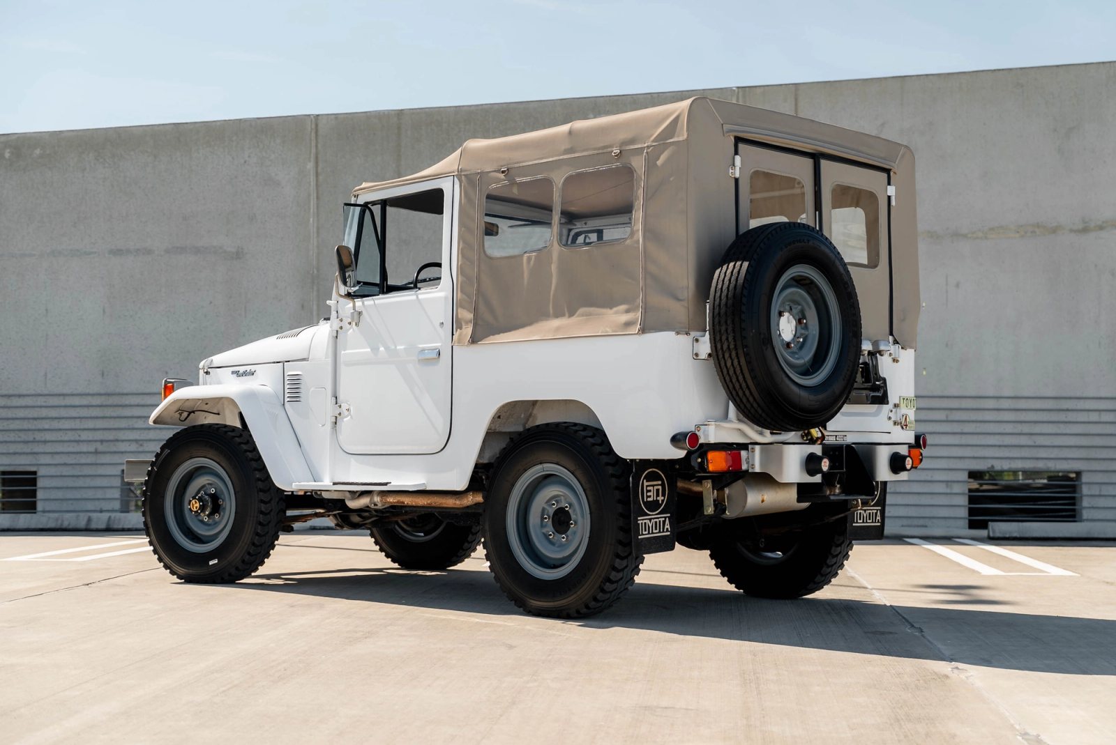 1979 Toyota FJ40 Exterior 143