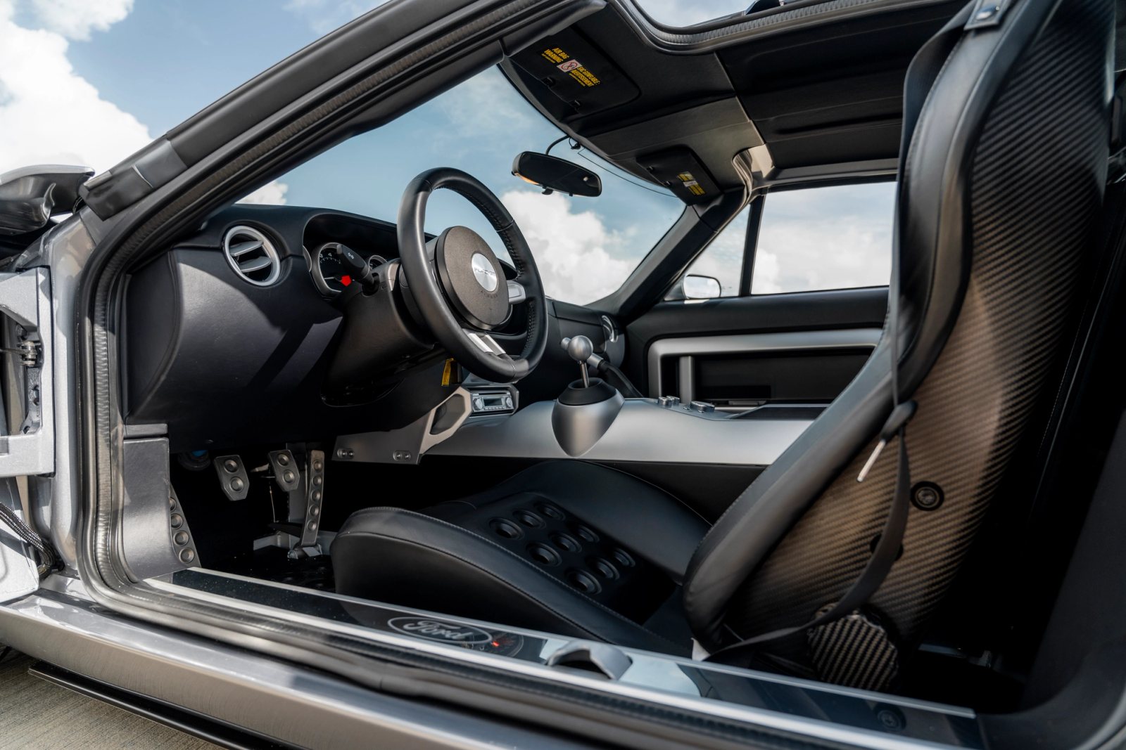 2006 Ford GT Interior 11