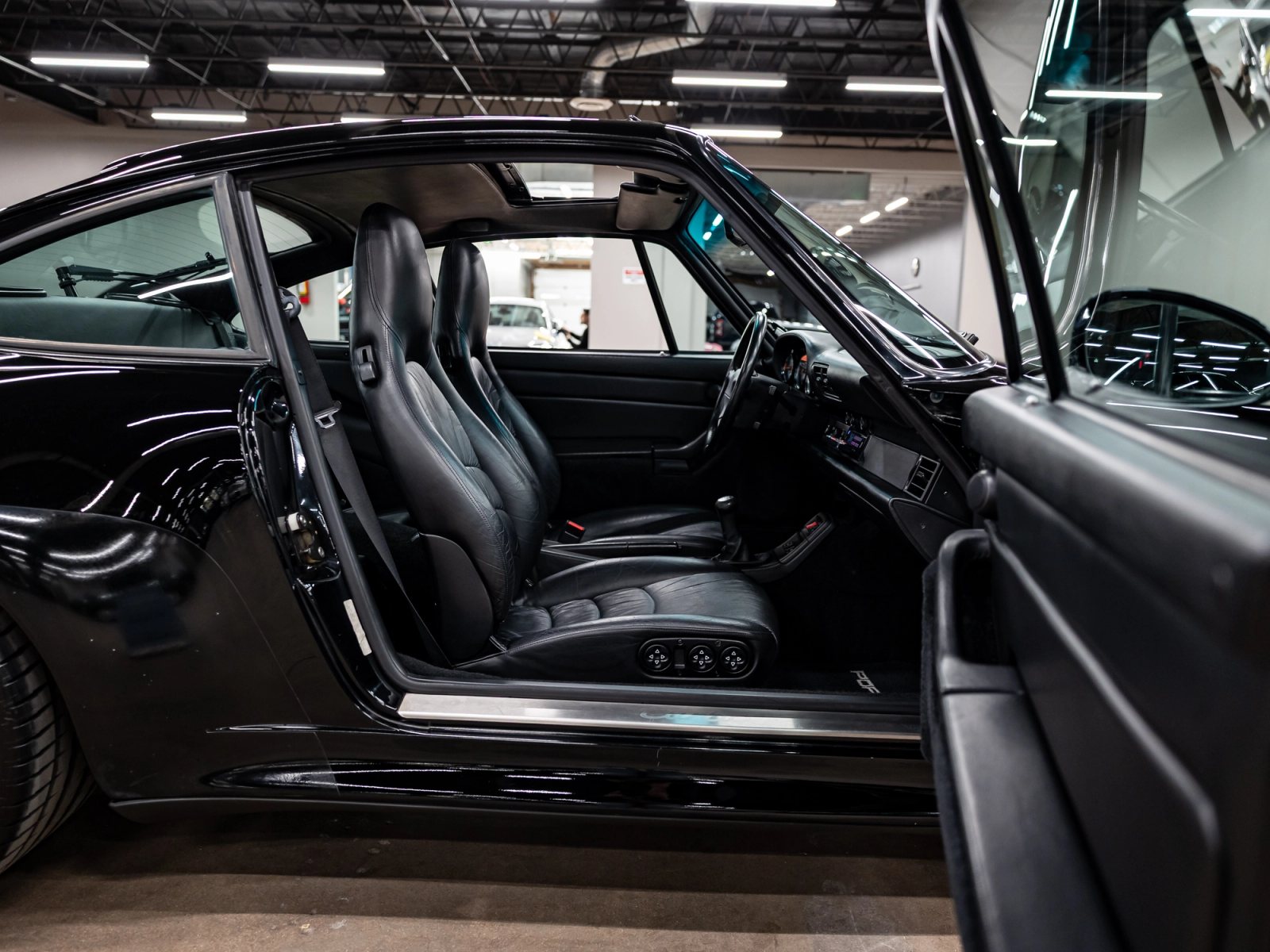 1996 Porsche 911 Turbo Interior 41