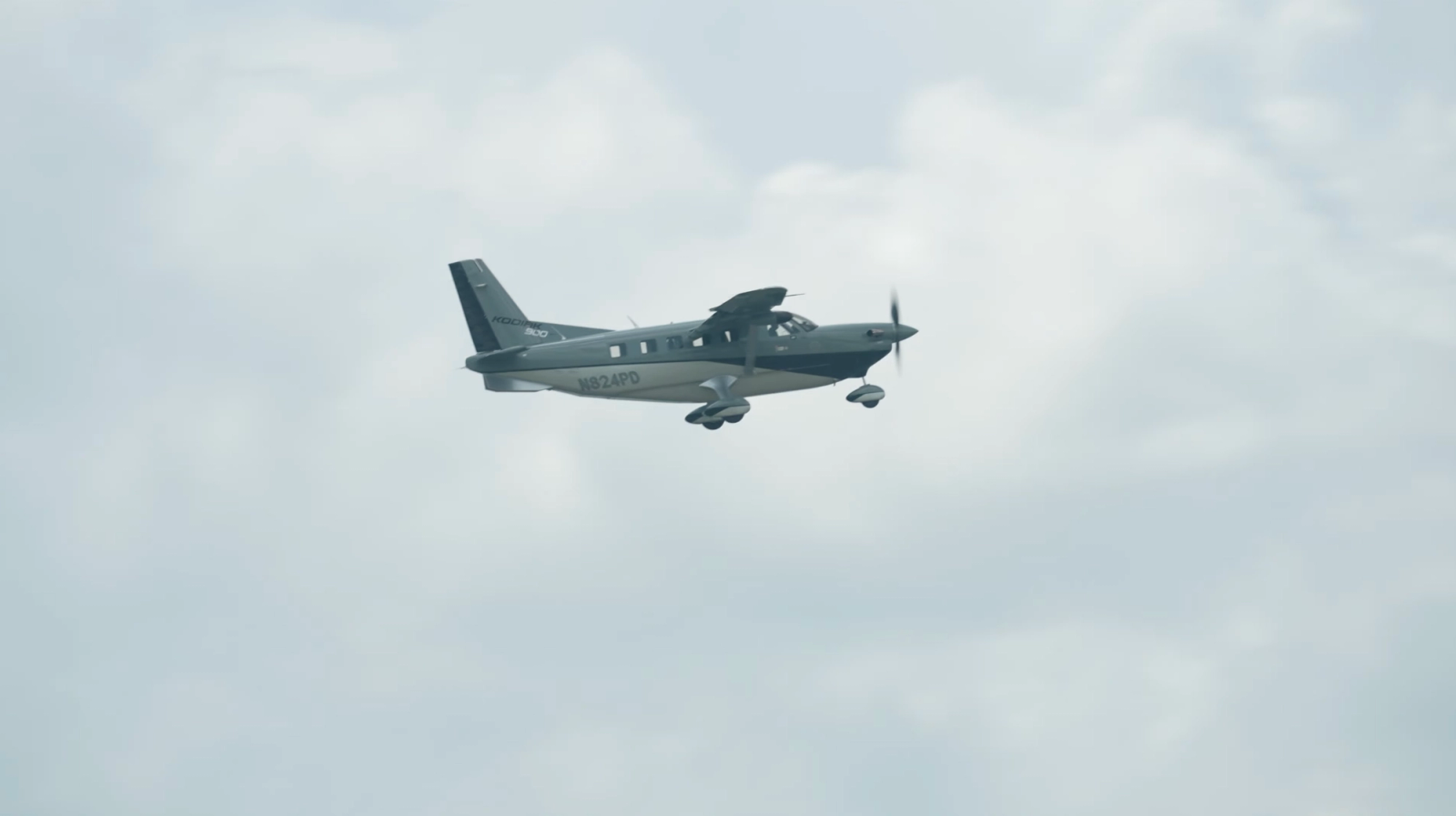 Kodiak 900 Flying