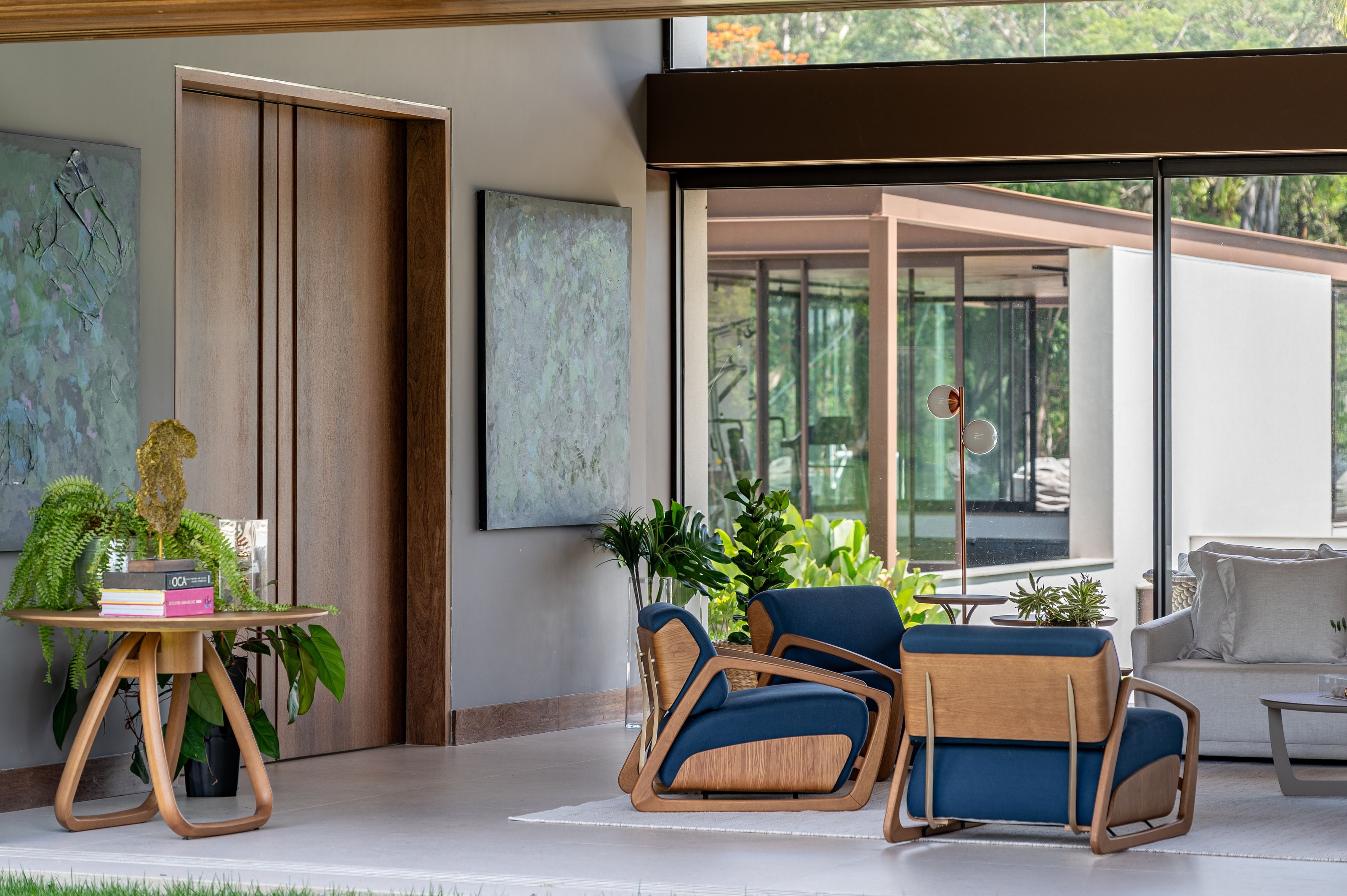 Residência SCA — Poltronas da sala de estar