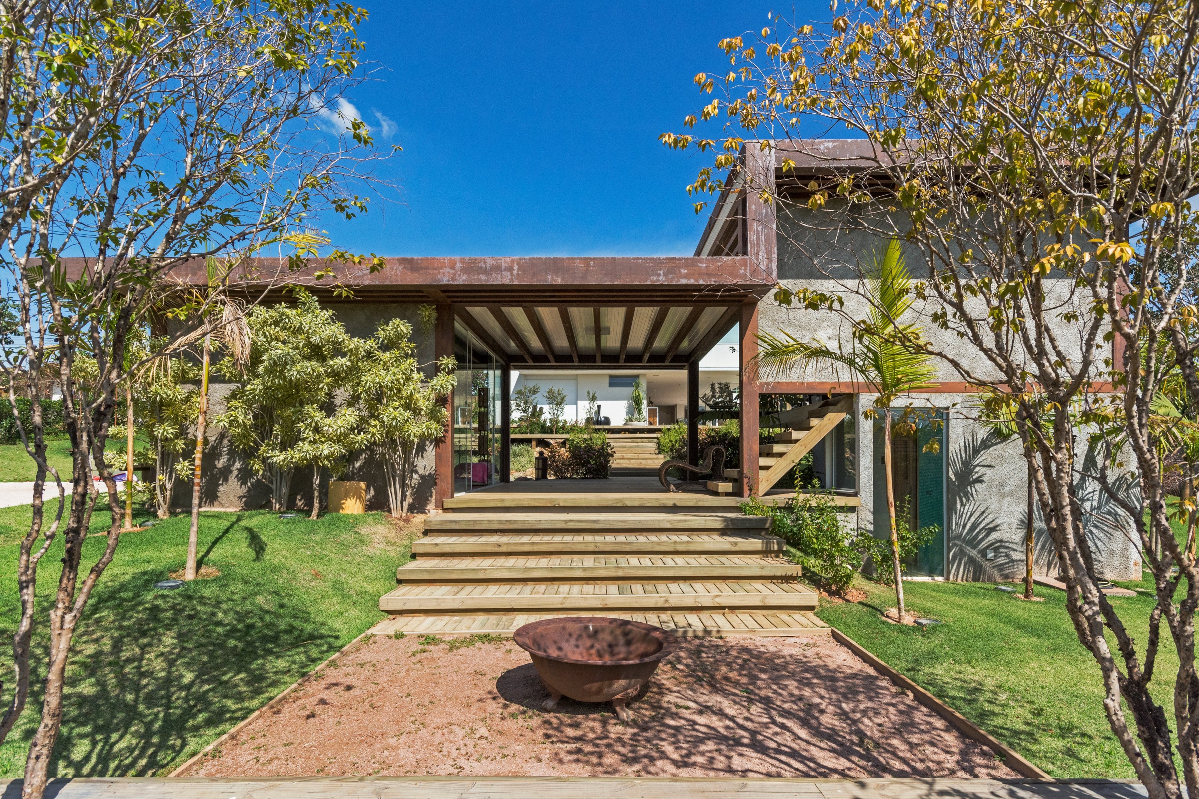 Residência VTO — Jardim e pavilhao de lazer