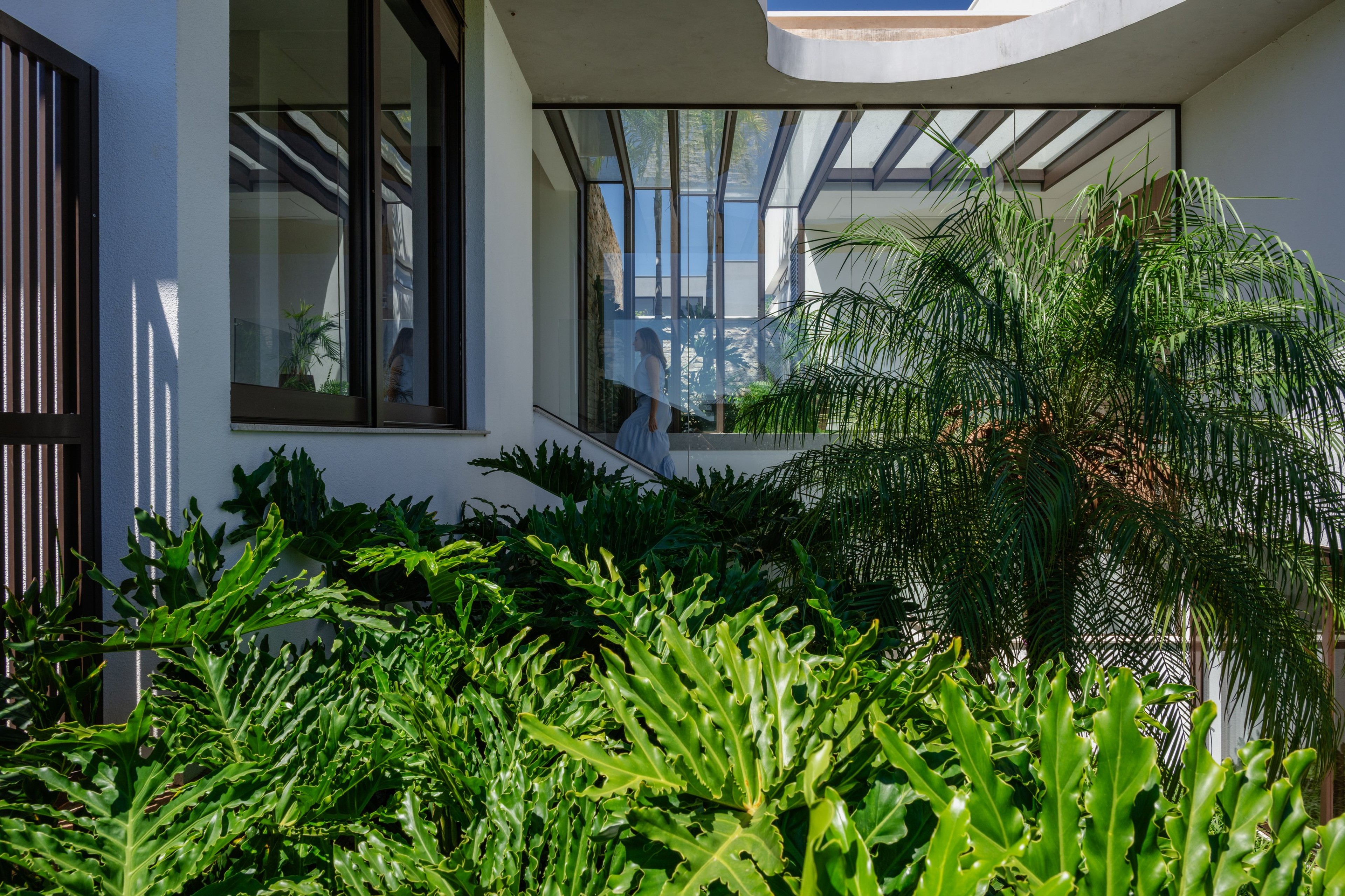 Residência DEV — Jardim interno