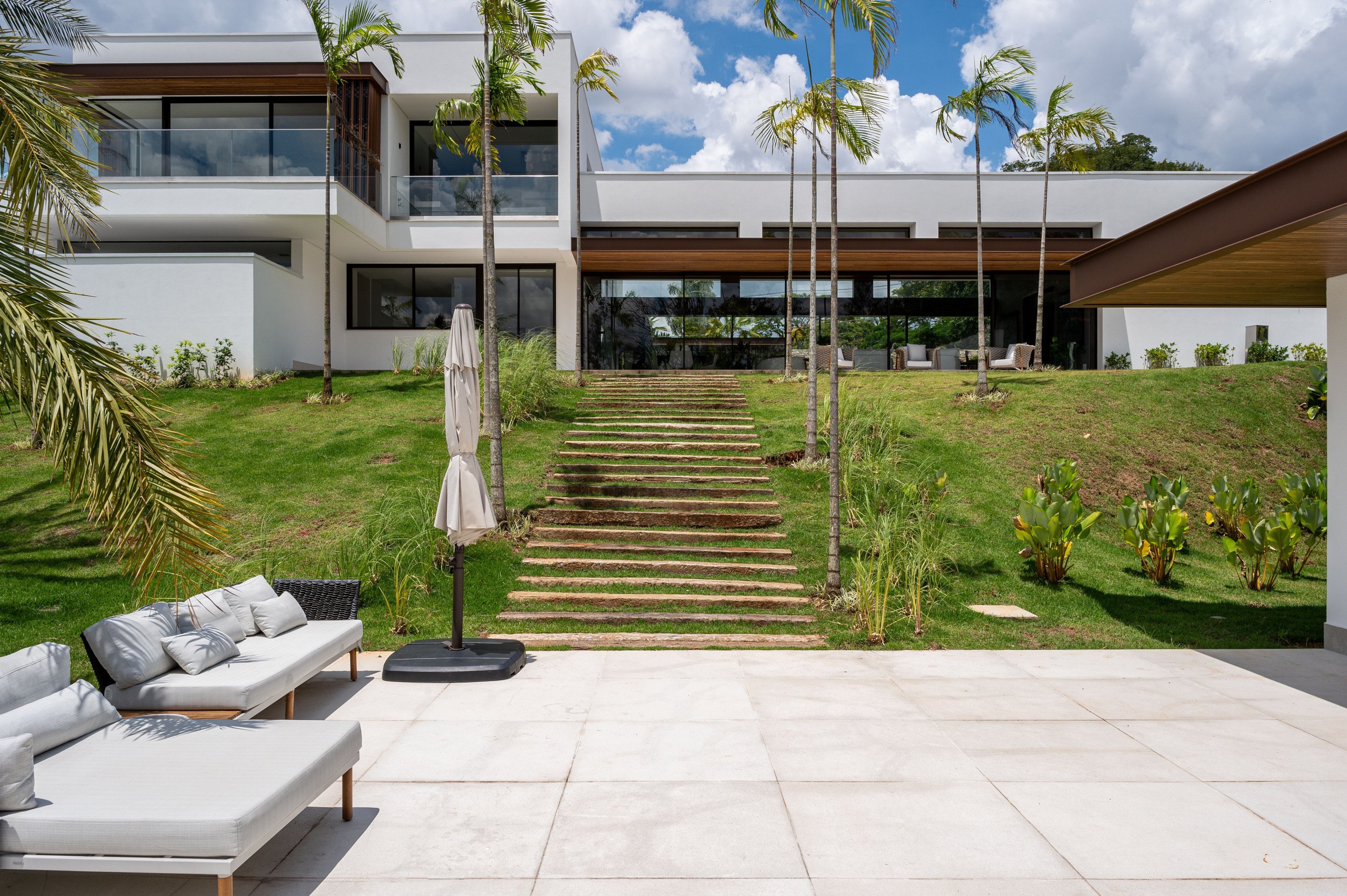 Residência SCA — Escadaria do jardim