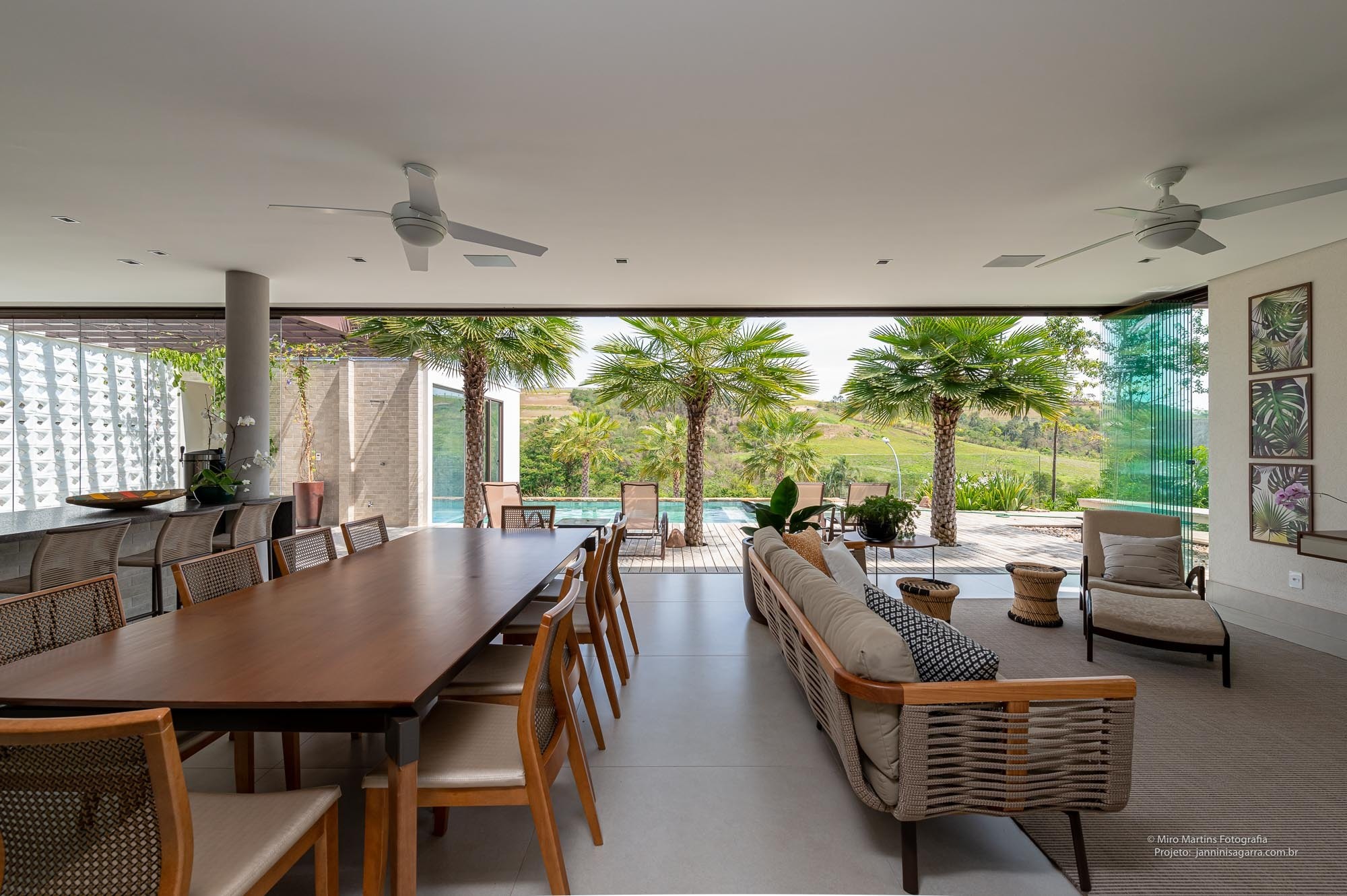 Residência ZOG — Sala de jantar e varanda gourmet