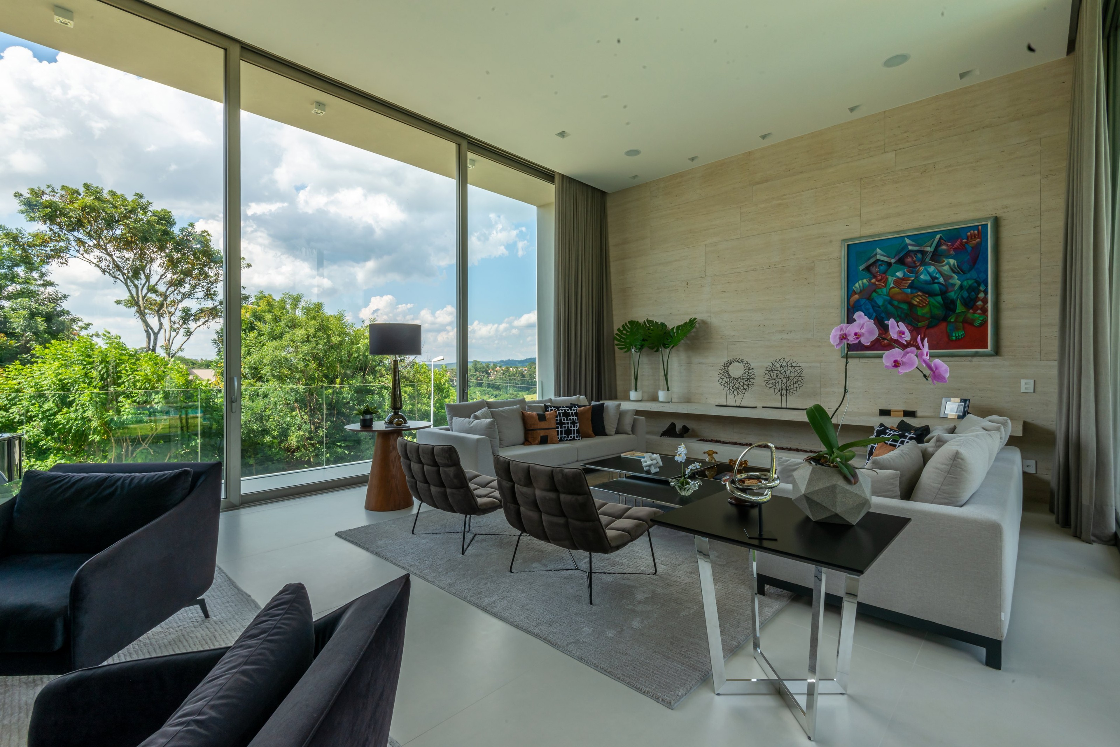 Residência GAM — Sala de jantar com vista para o jardim