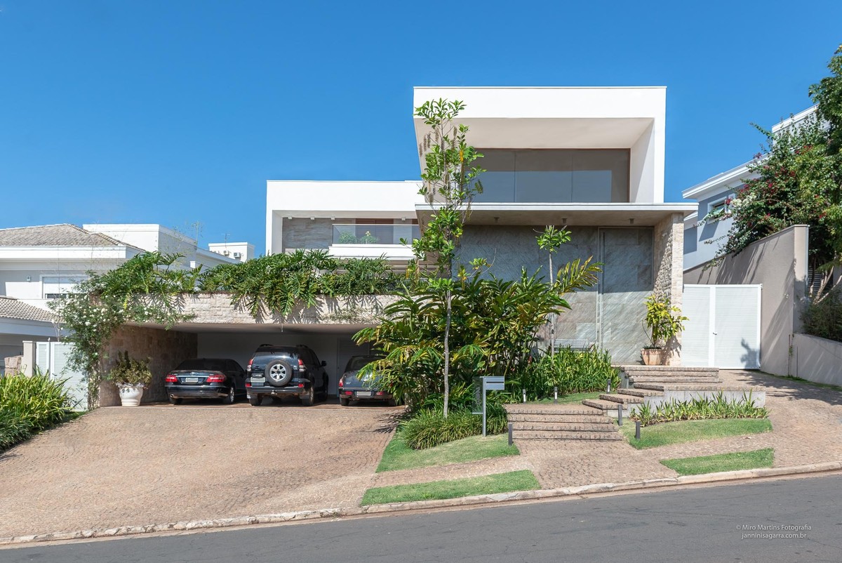 Residência VAL — Fachada frontal