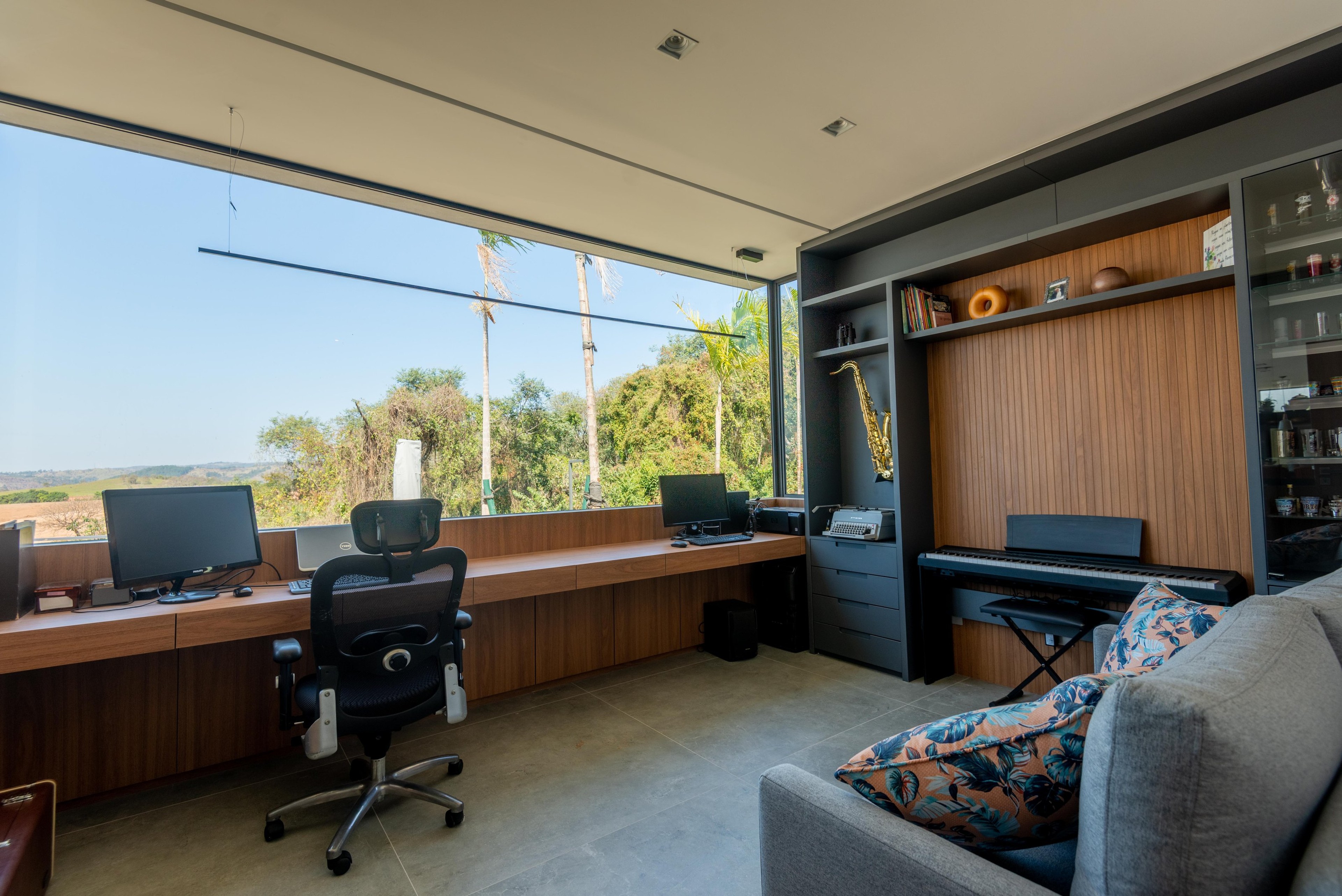 Residência COV — Home office com vista