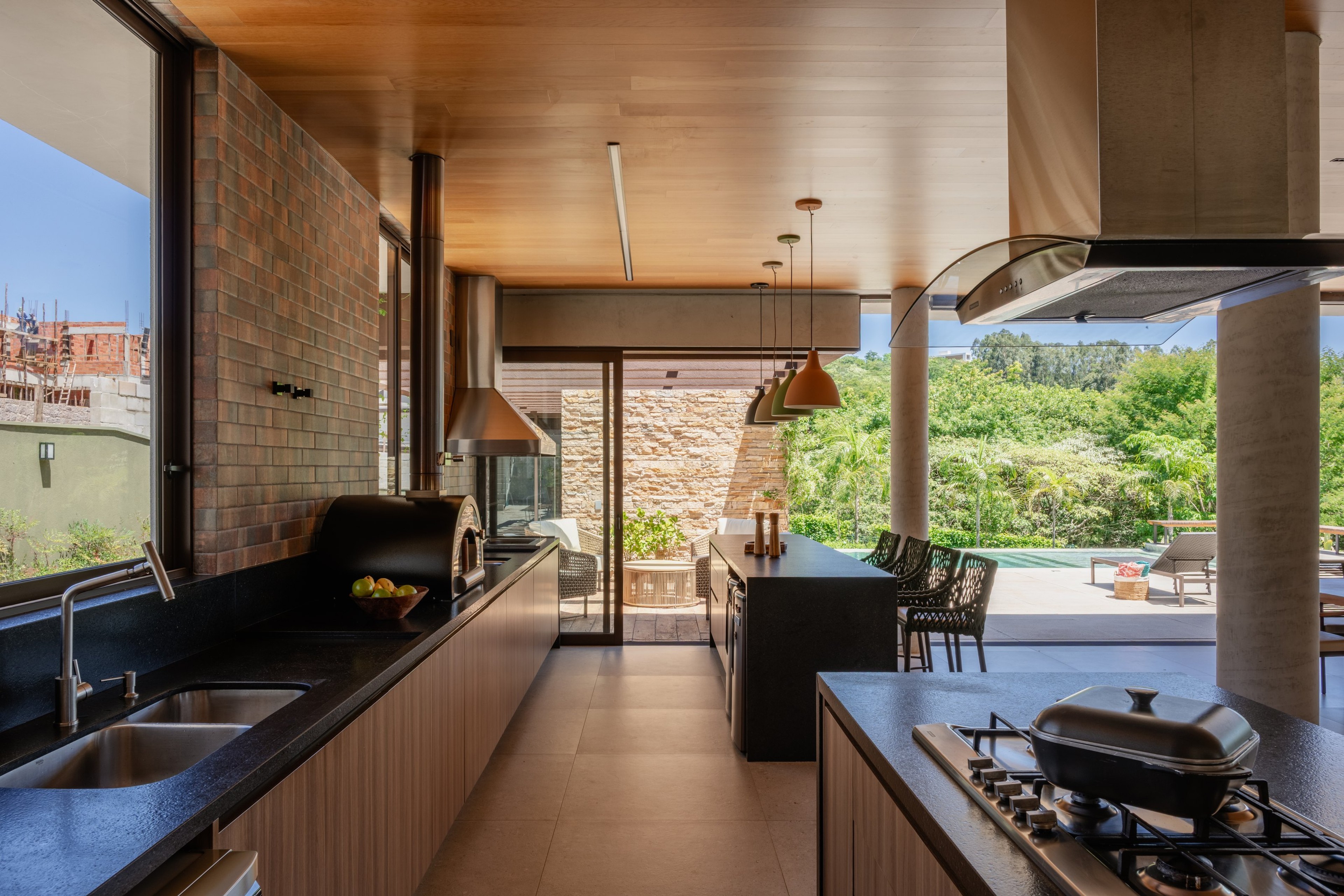 Residência DEV — Cozinha gourmet vista lateral