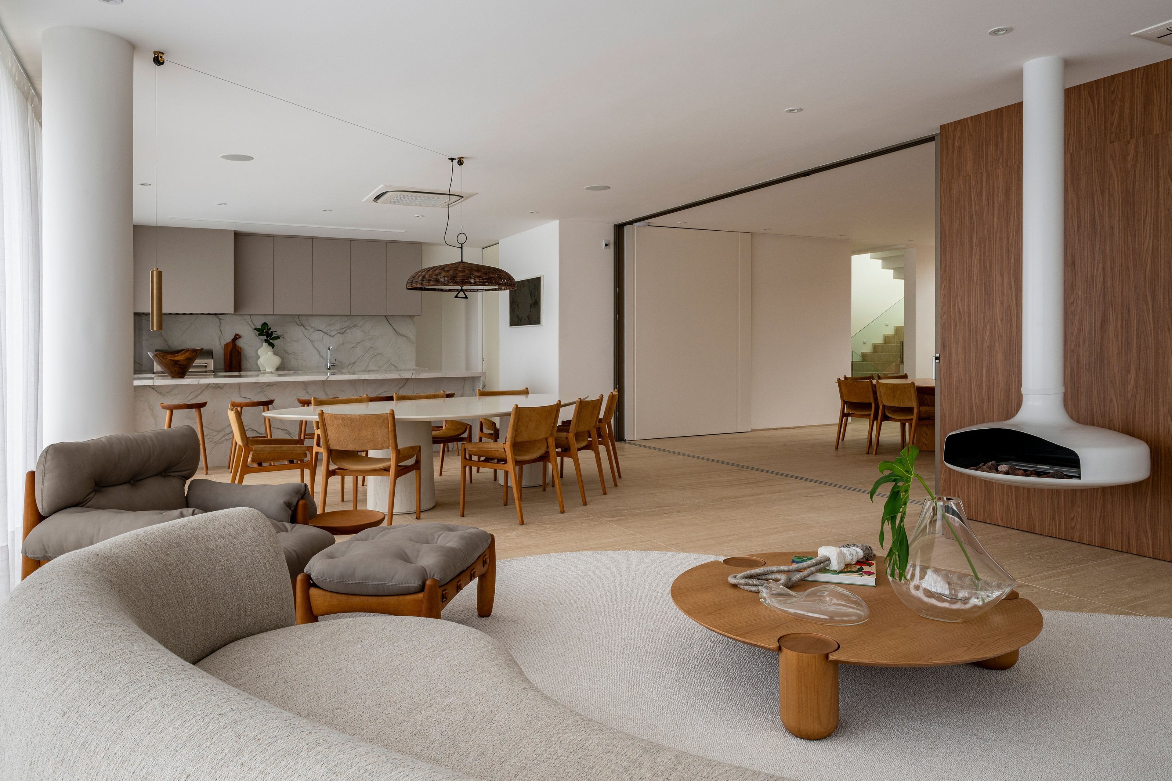 Residência MOR — Sala de estar integrada a cozinha