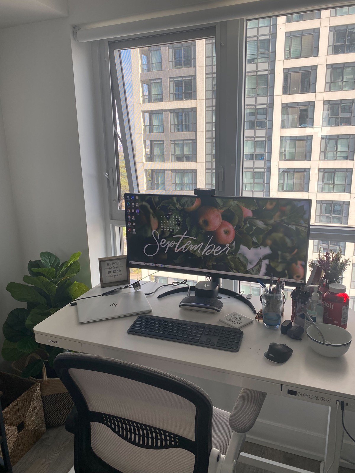Rhea Mathew's workspace — photo 3
