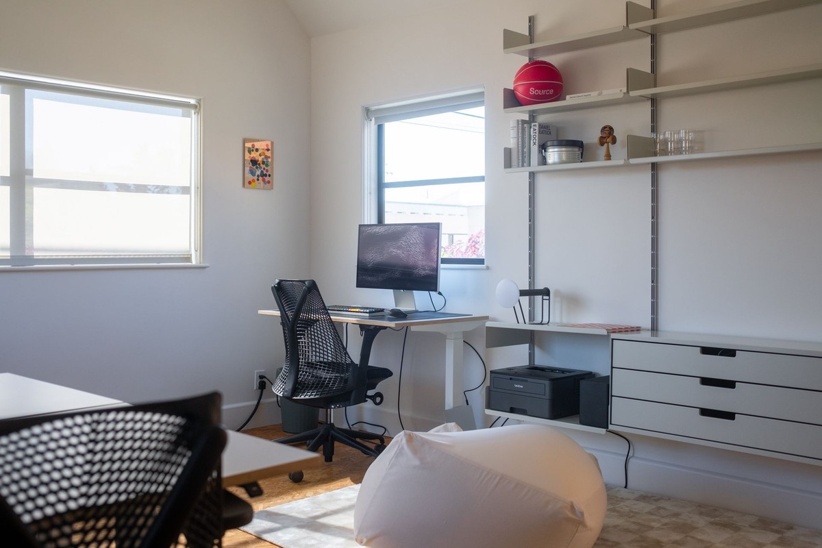 Andy Chung's workspace — photo 2