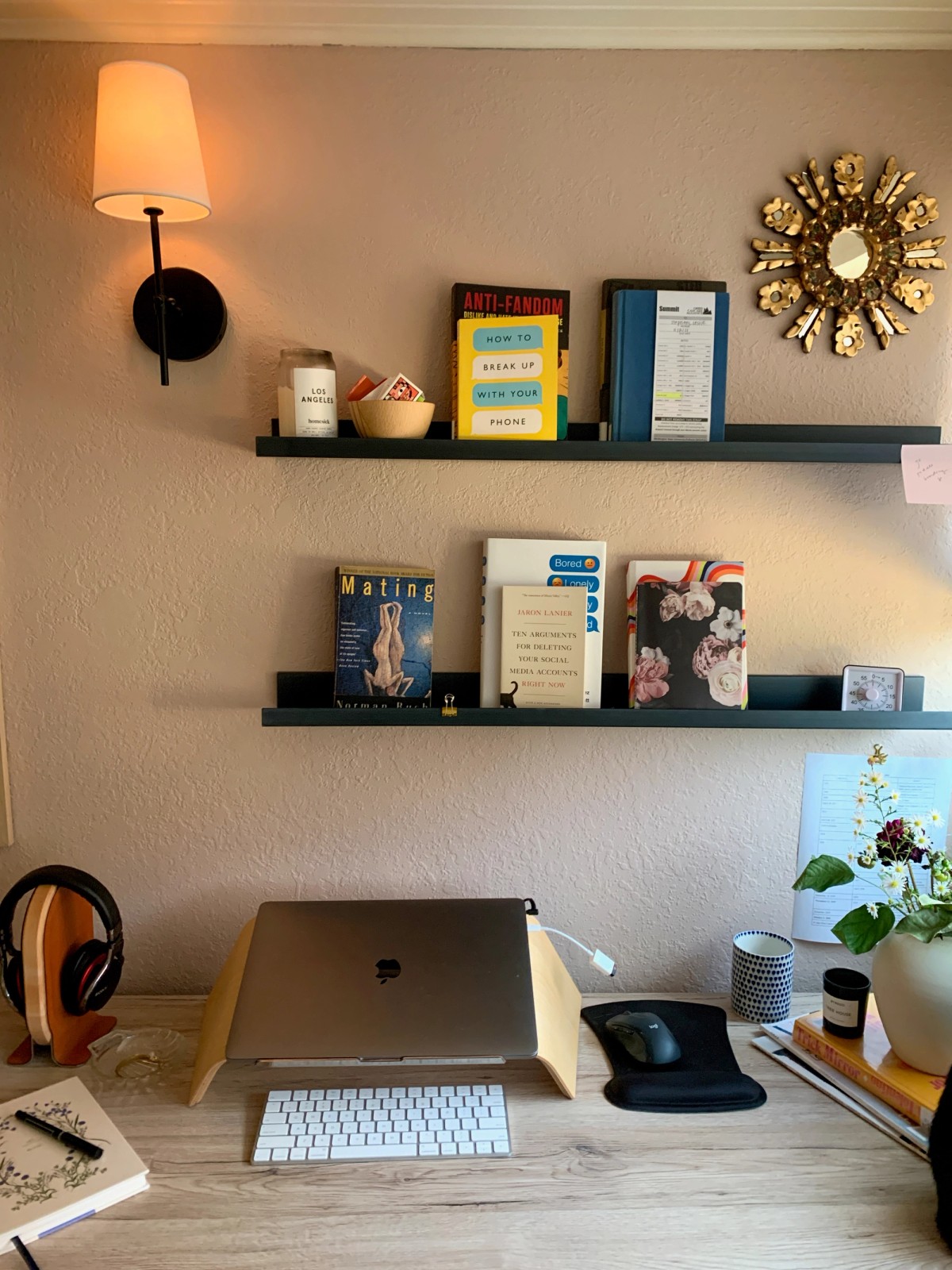 Leslie Stephens's workspace — photo 4