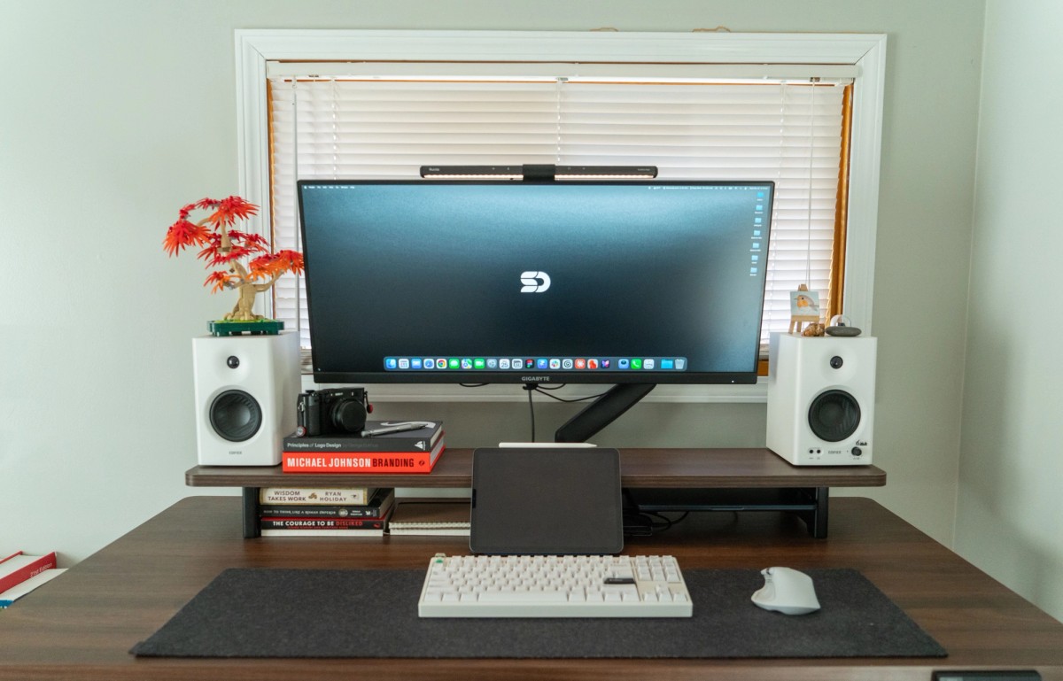 Brett Jackson's workspace — photo 2